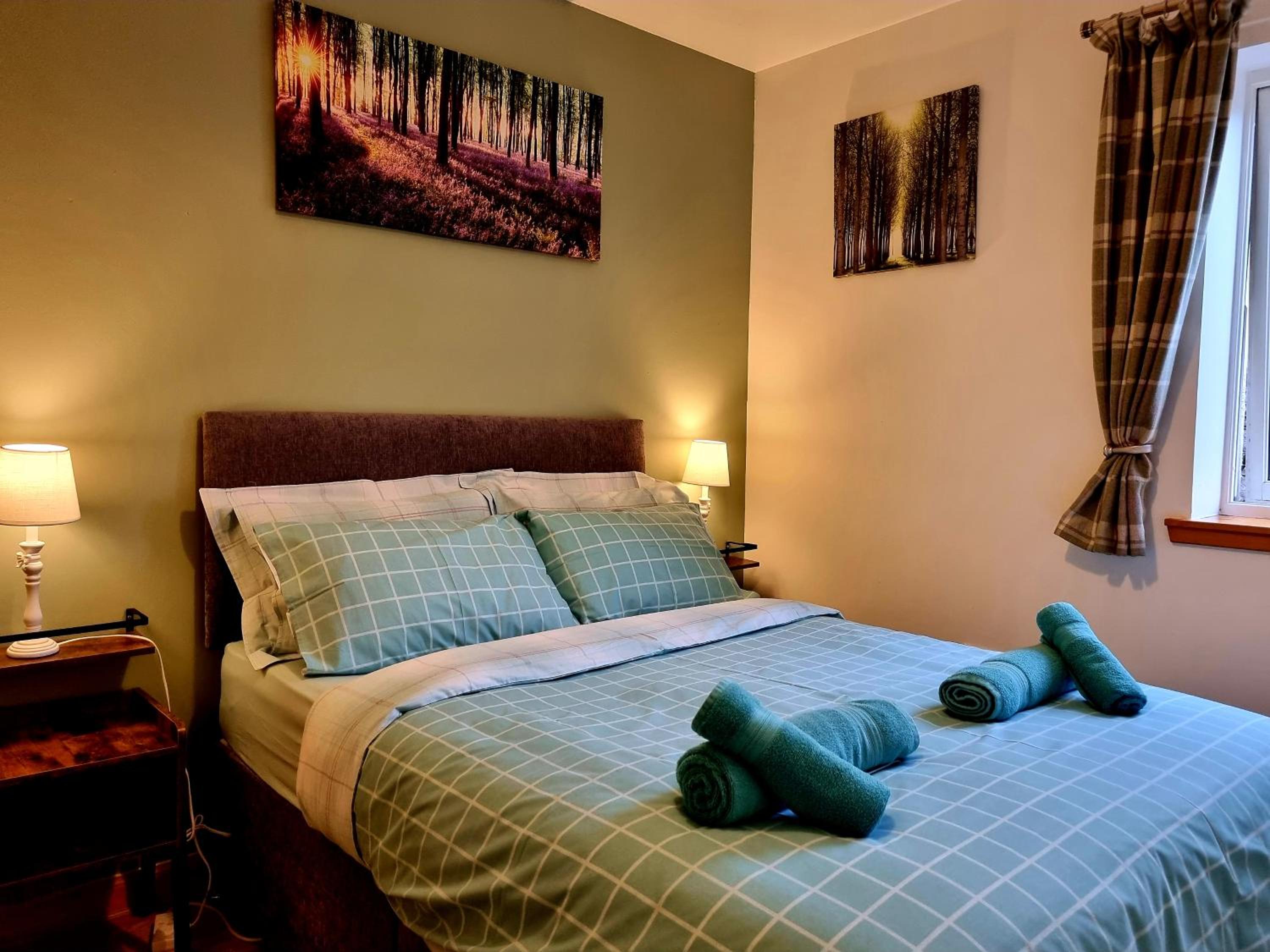 Hill View 2 bedroom free parking