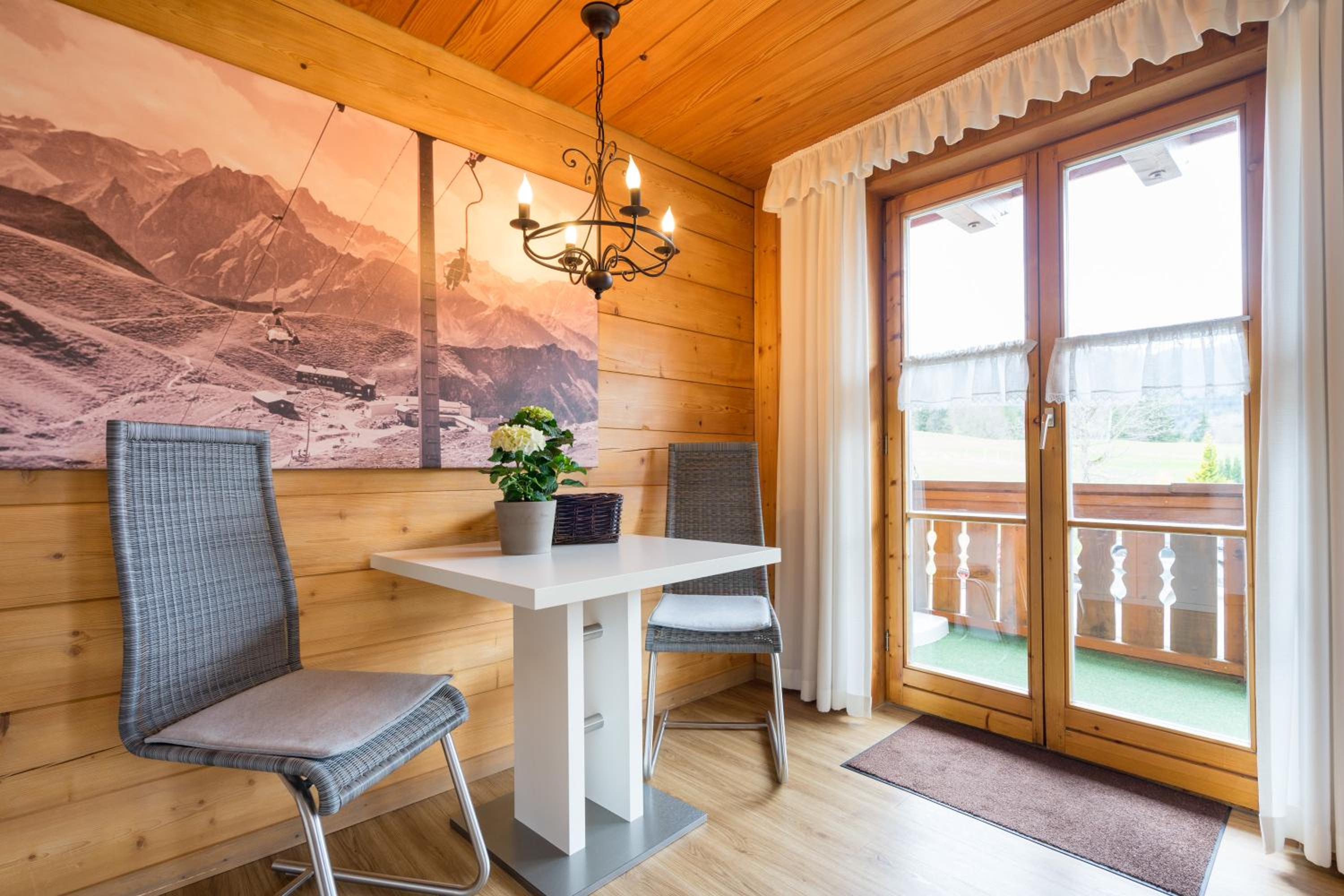 Ferienwohnungen Alpentraum - Landhaus am Bächle