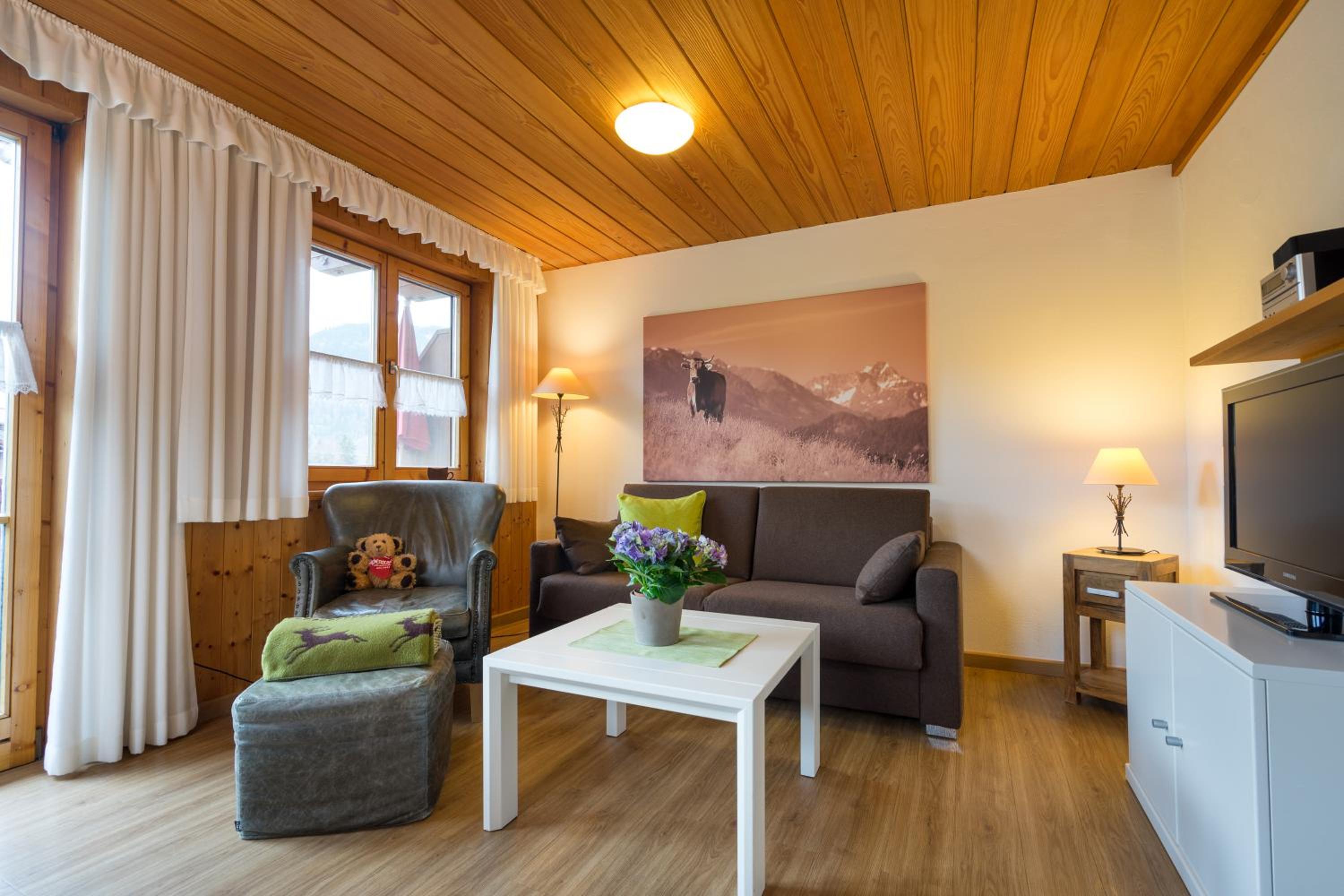Ferienwohnungen Alpentraum - Landhaus am Bächle