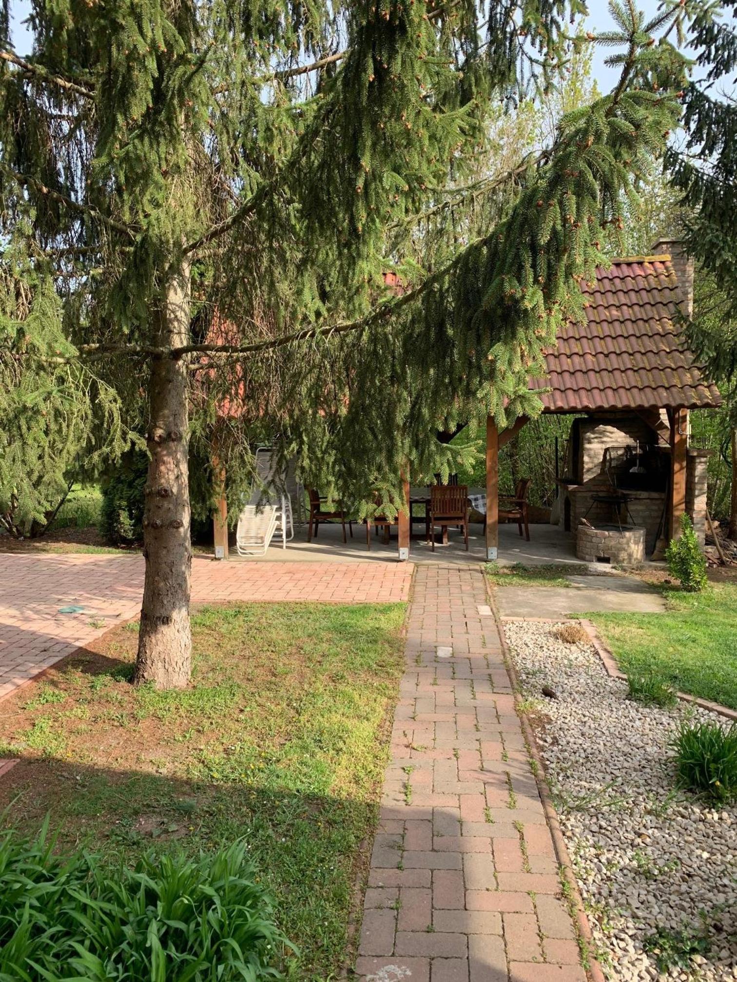 Kemencés Házikó view 4