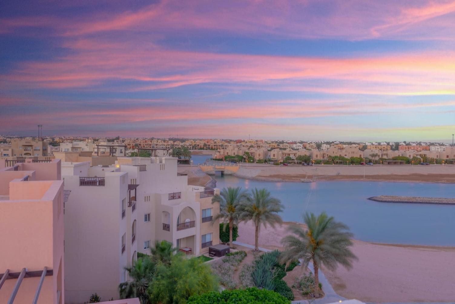 Hotel Sunny 2 Bedroom + Private Roof Terrace Lagoon View - Image 1