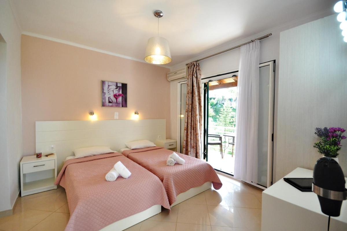 Dolphin Apartments photo 2