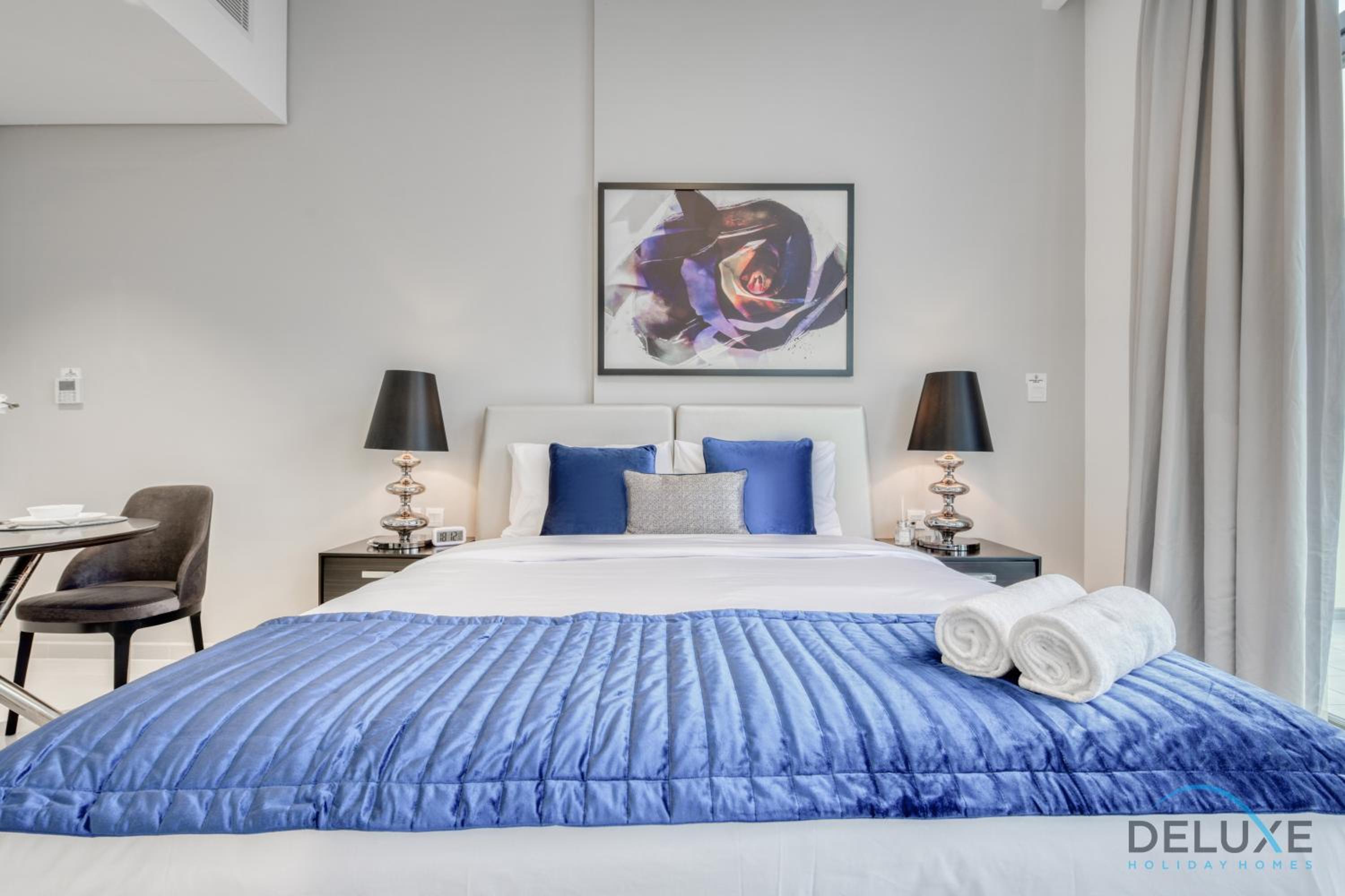 Sunlit Studio at Golf Promenade 2A DAMAC Hills By Deluxe Holiday Homes — Dubai photo 4