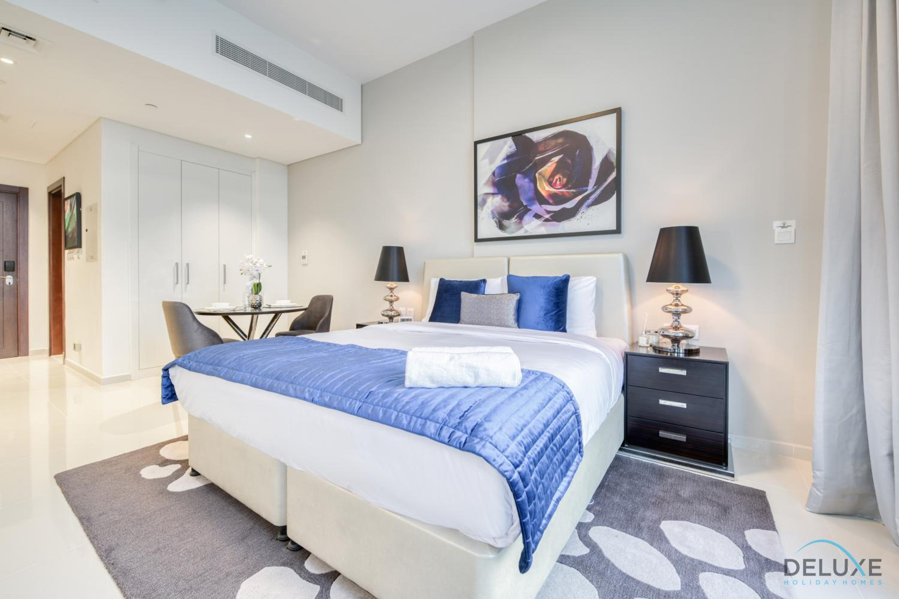 Sunlit Studio at Golf Promenade 2A DAMAC Hills By Deluxe Holiday Homes