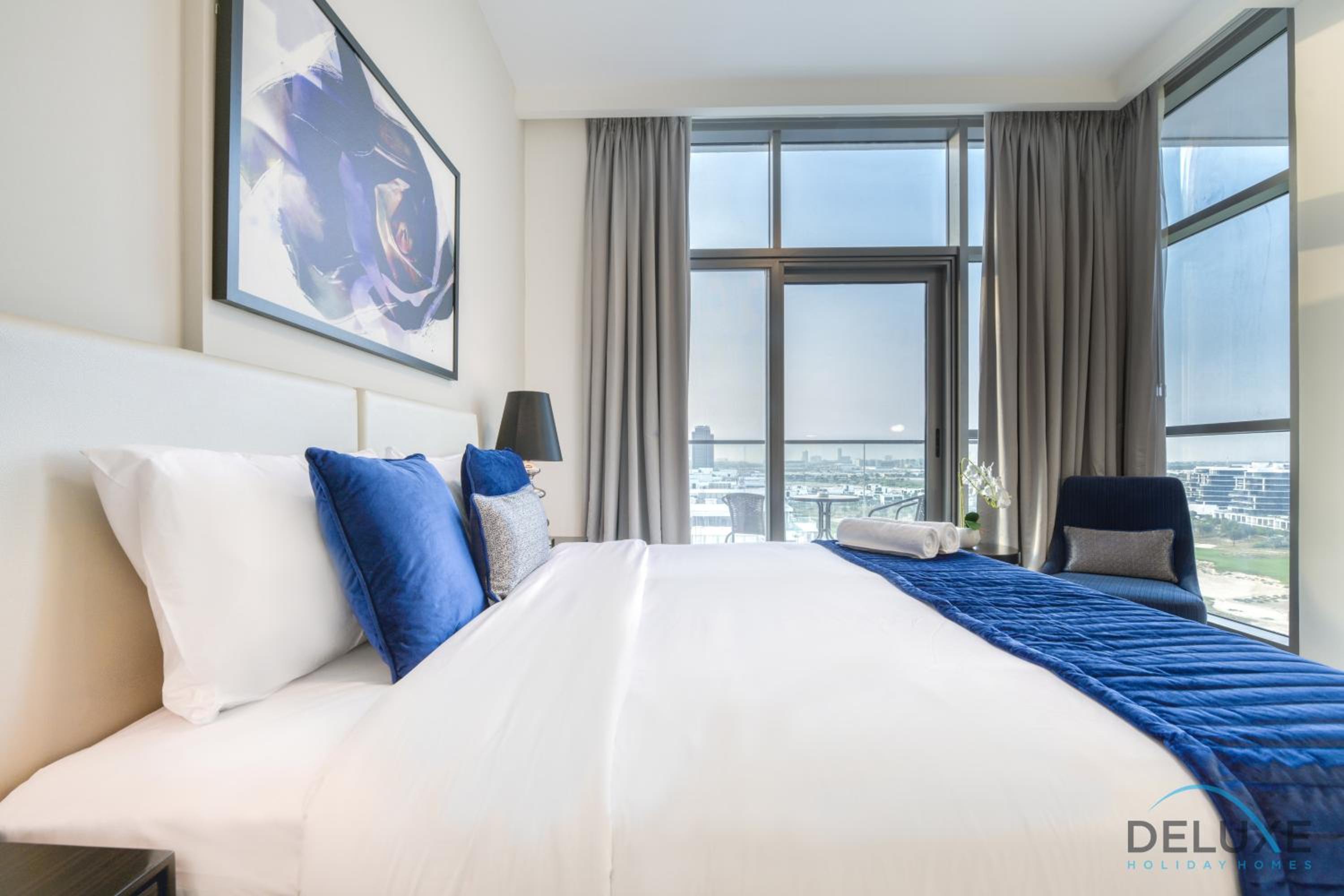 Sunlit Studio at Golf Promenade 2A DAMAC Hills By Deluxe Holiday Homes