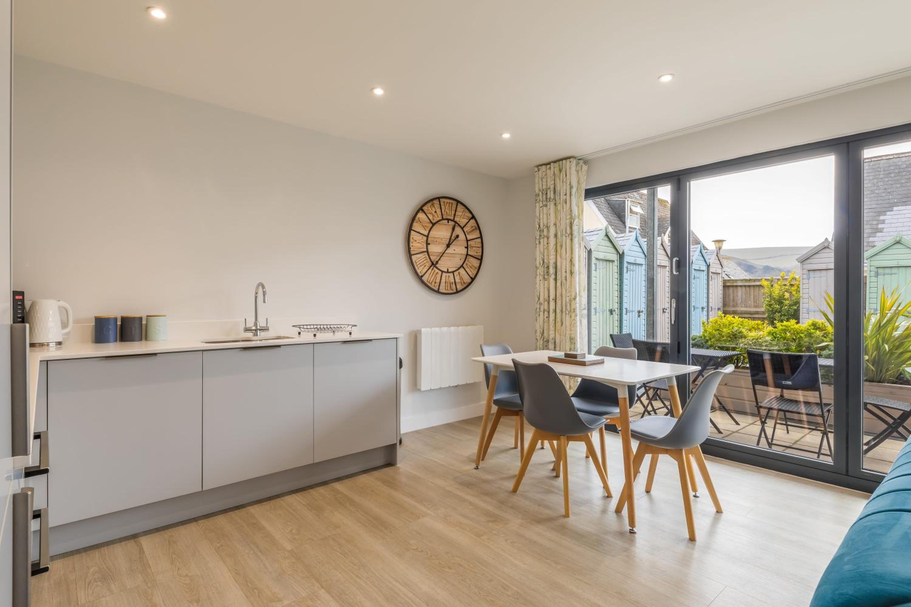4 Challacombe - Luxury Apartment at Byron Woolacombe, only 4 minute walk to Woolacombe Beach! view 2