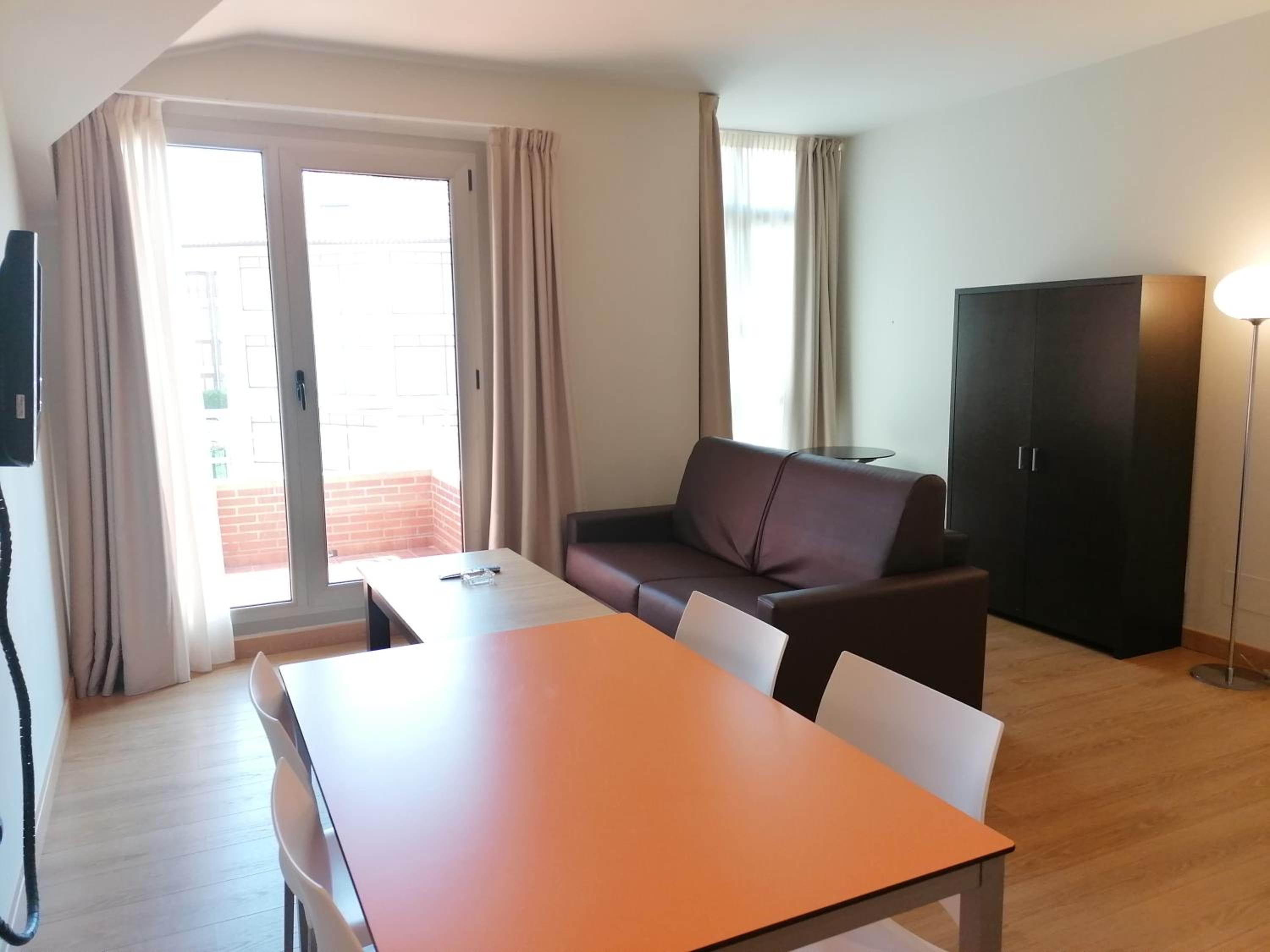 Apartamentos Maritimo Ris con garaje