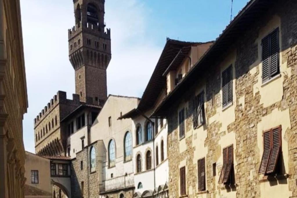 PALAZZO DEI SIGNORI LUXURY DESIGN LOFT APT with view, Florence
