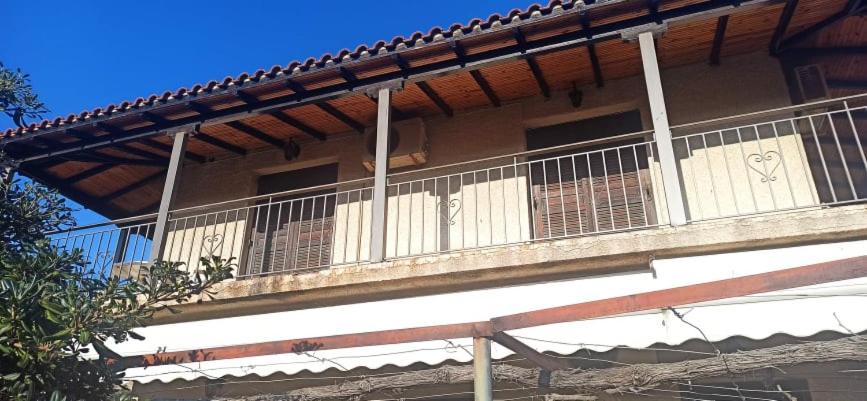 Nikos Holidays House