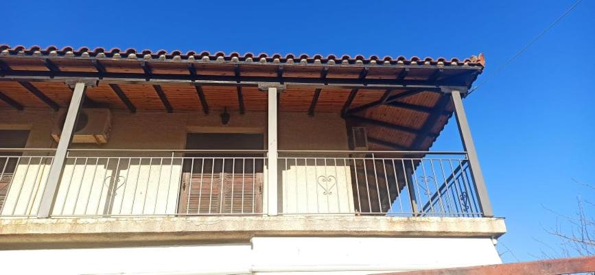 Nikos Holidays House