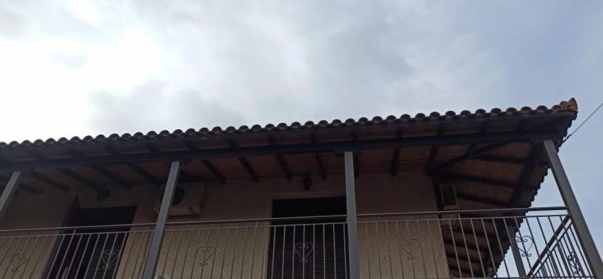 Nikos Holidays House