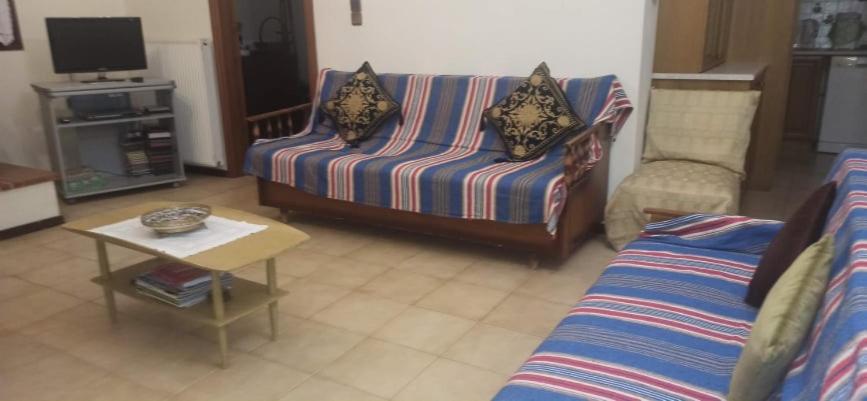 Nikos Holidays House