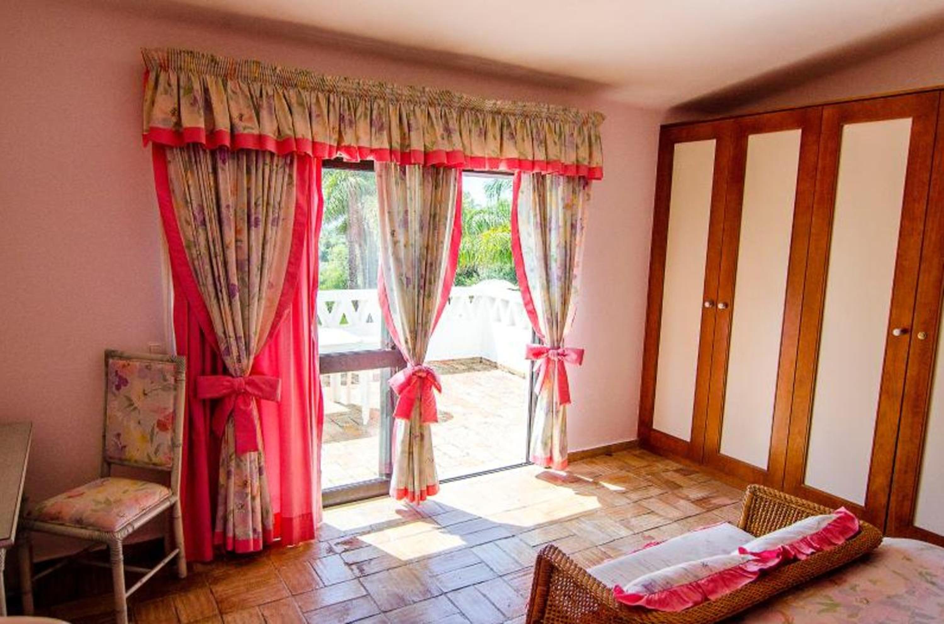 Elegant Villa in Loulé with Private Pool