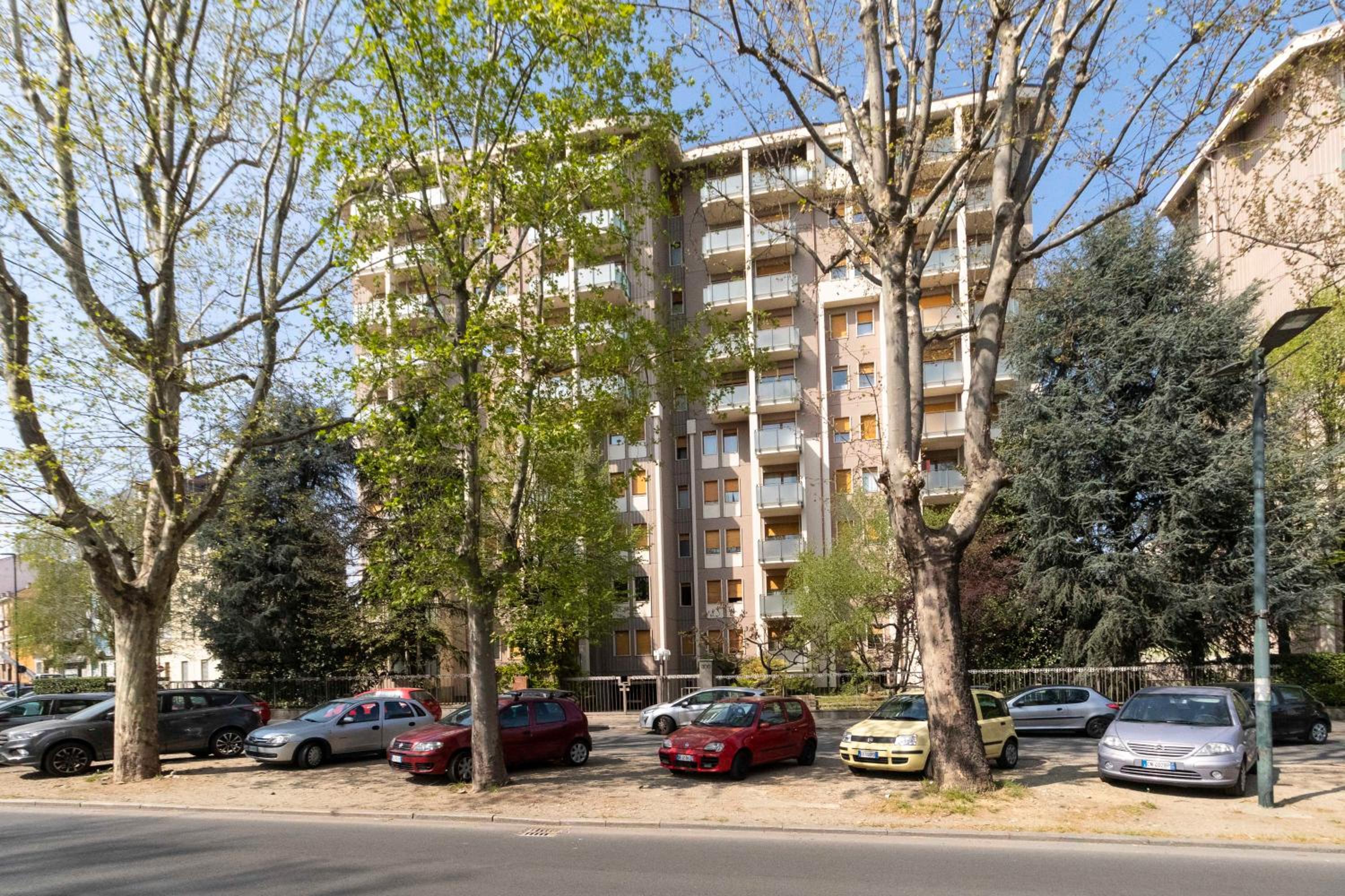 GuestHost - Massaua Roomy Vintage Apartment