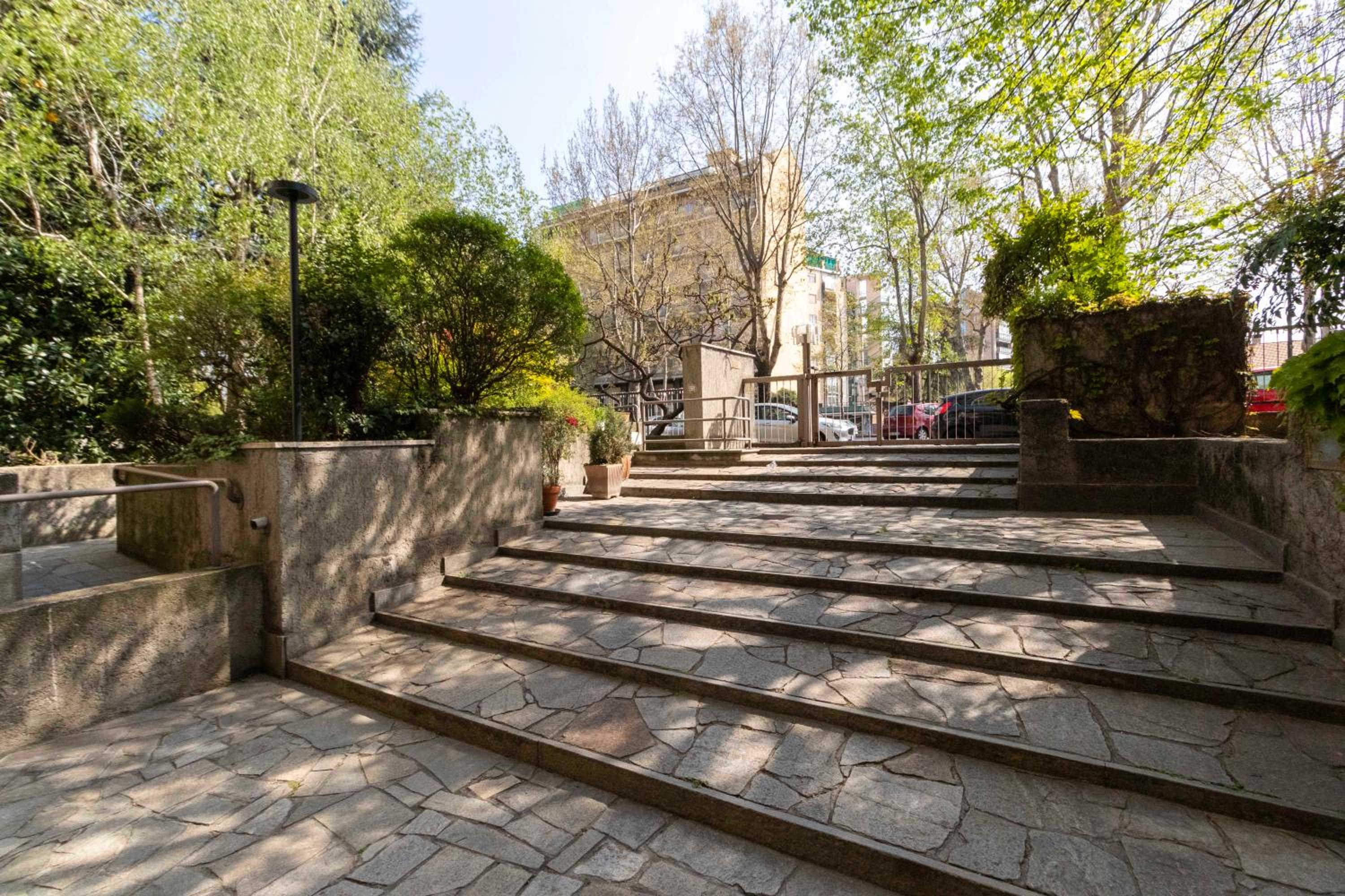 GuestHost - Massaua Roomy Vintage Apartment