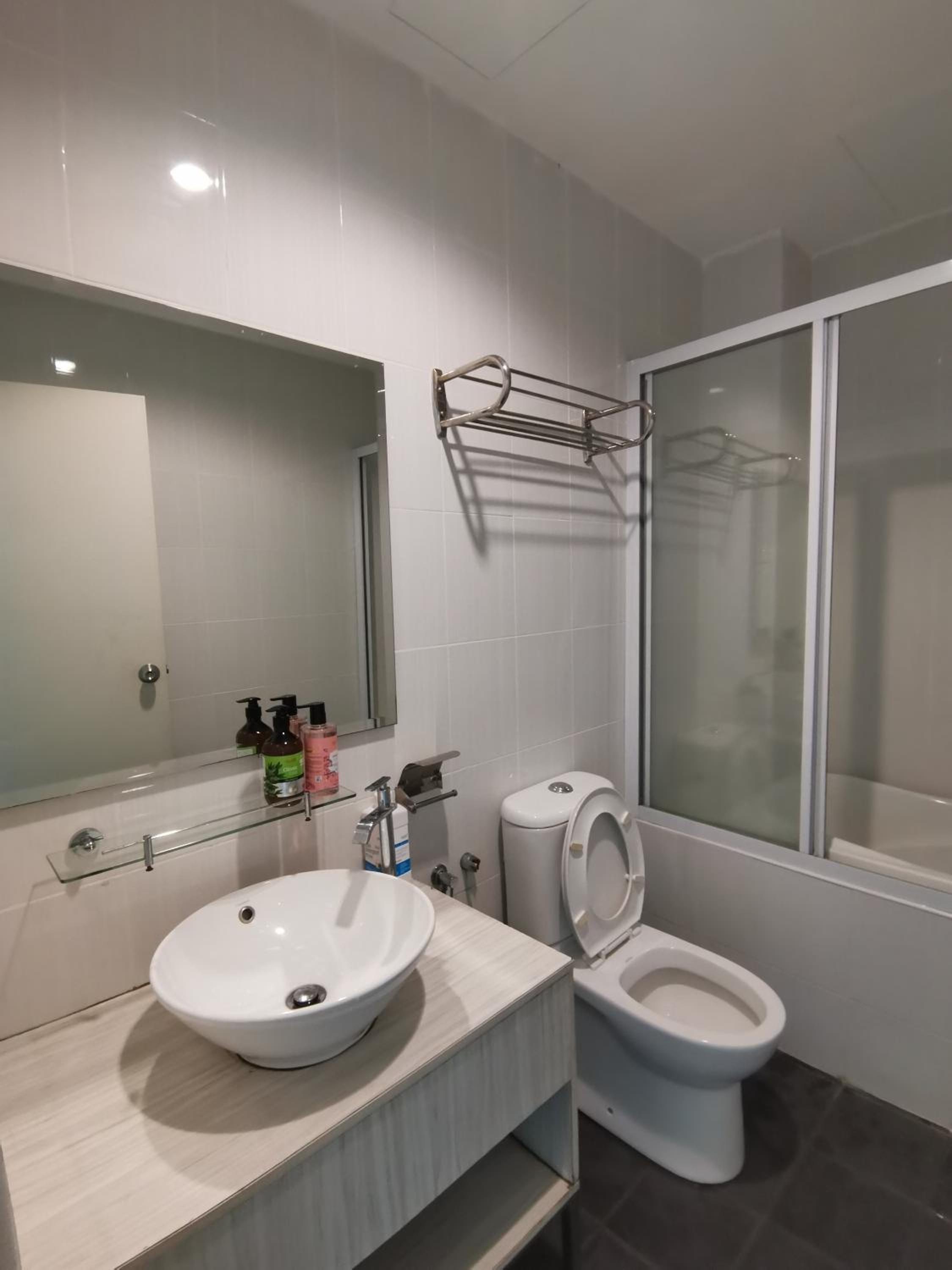Rustic one bedroom unit for 4pax by Jomy Management photo 6