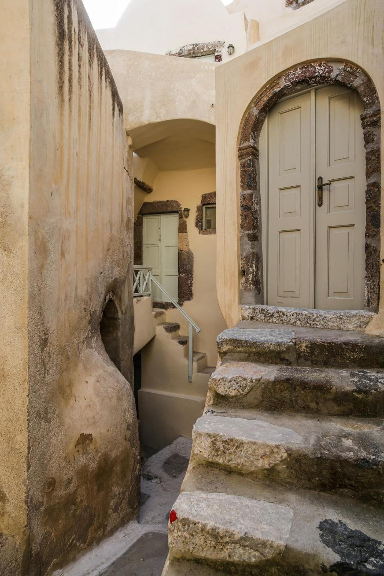 Exi Castle Suites photo 2