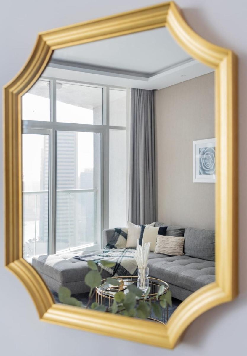 GuestReady - Afterlight Roses