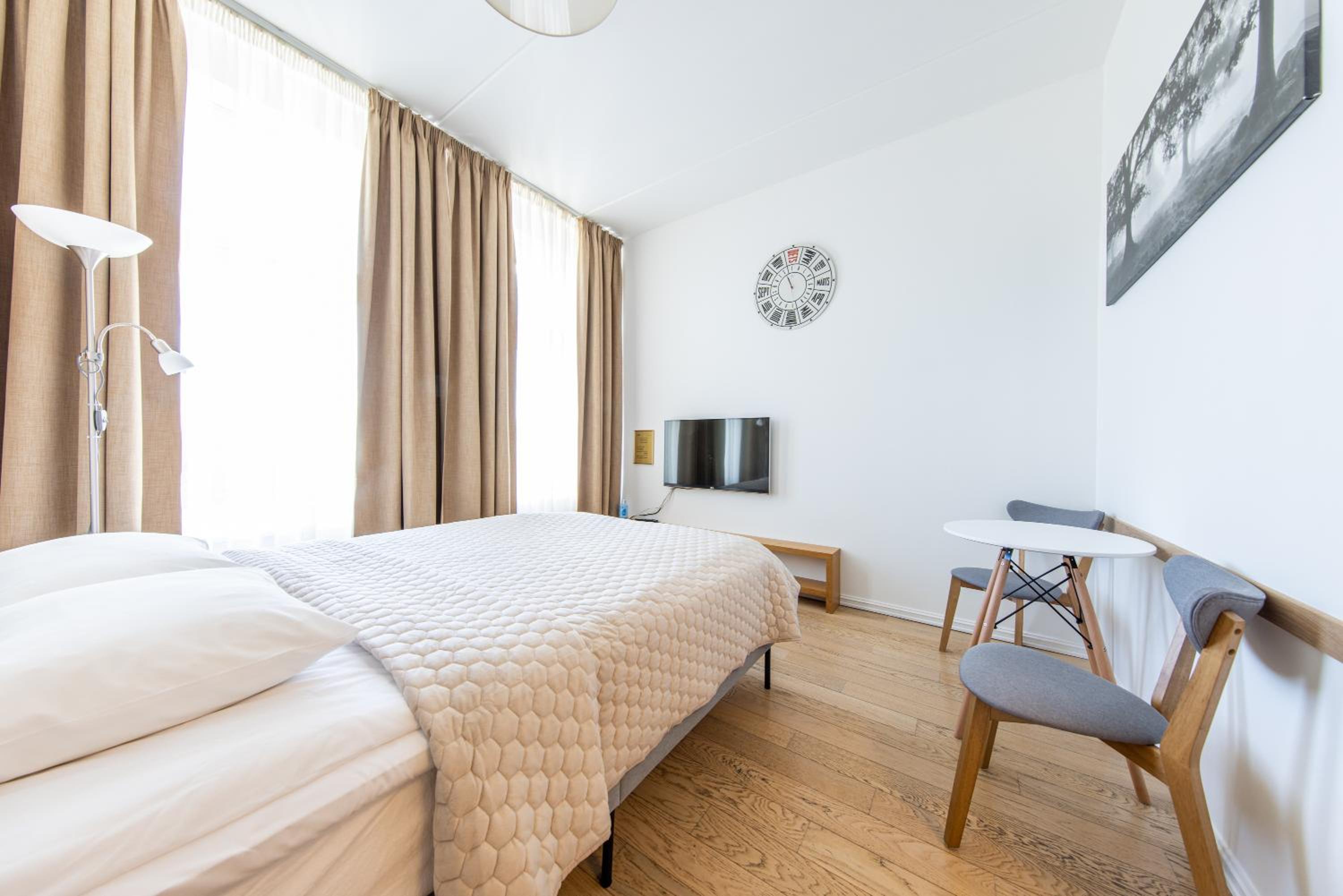 Cozy Studio Apartments 47 view 2