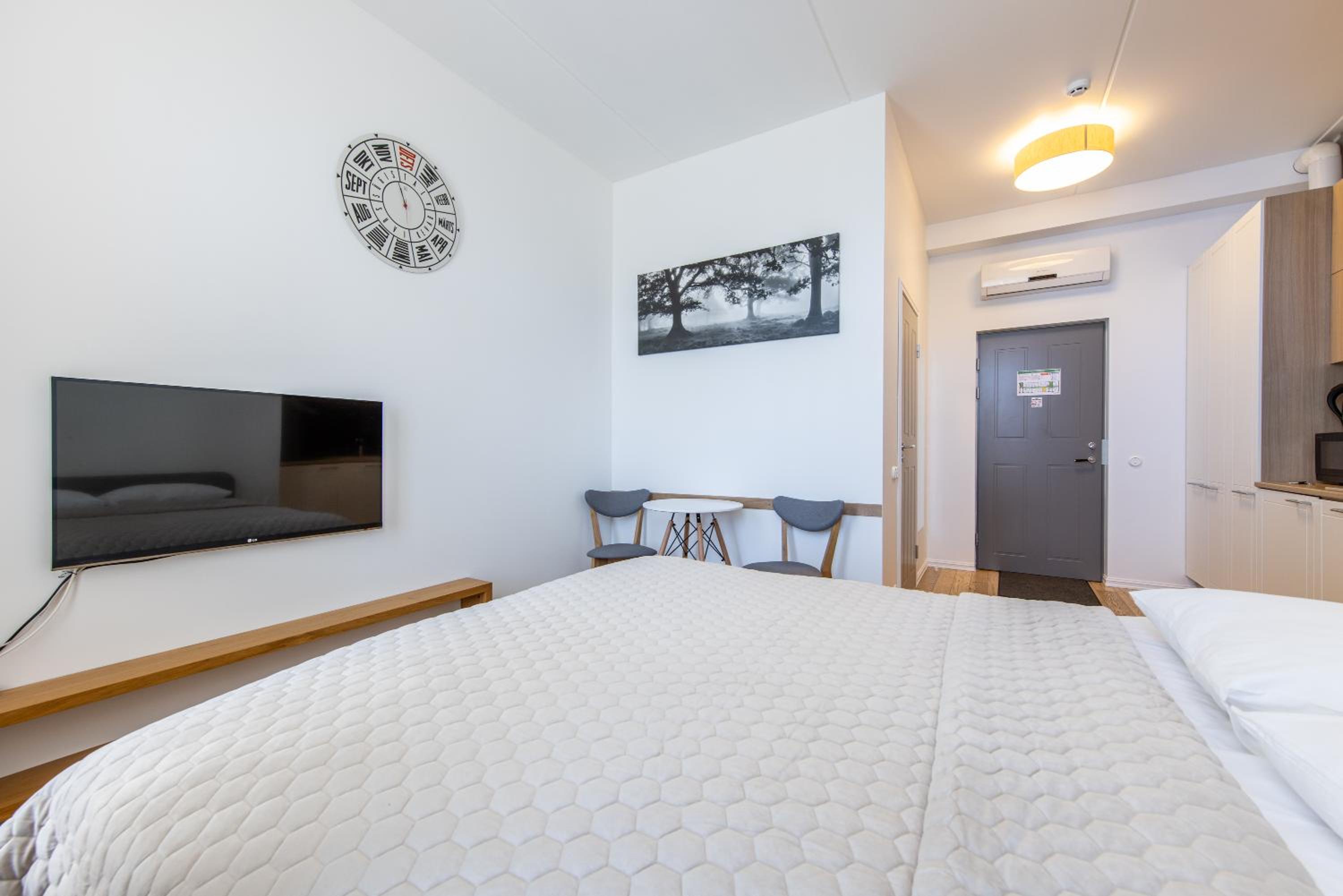 Cozy Studio Apartments 47 view 5