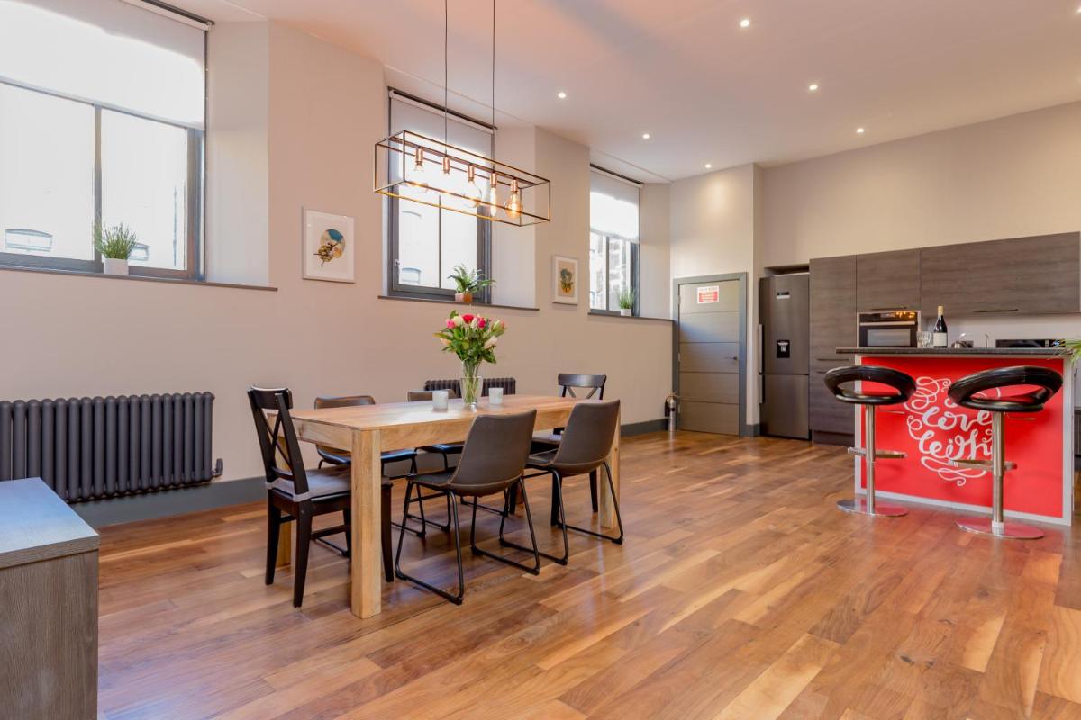 Bohemian luxury accommodation in the heart Edinburghs Leith district view 3