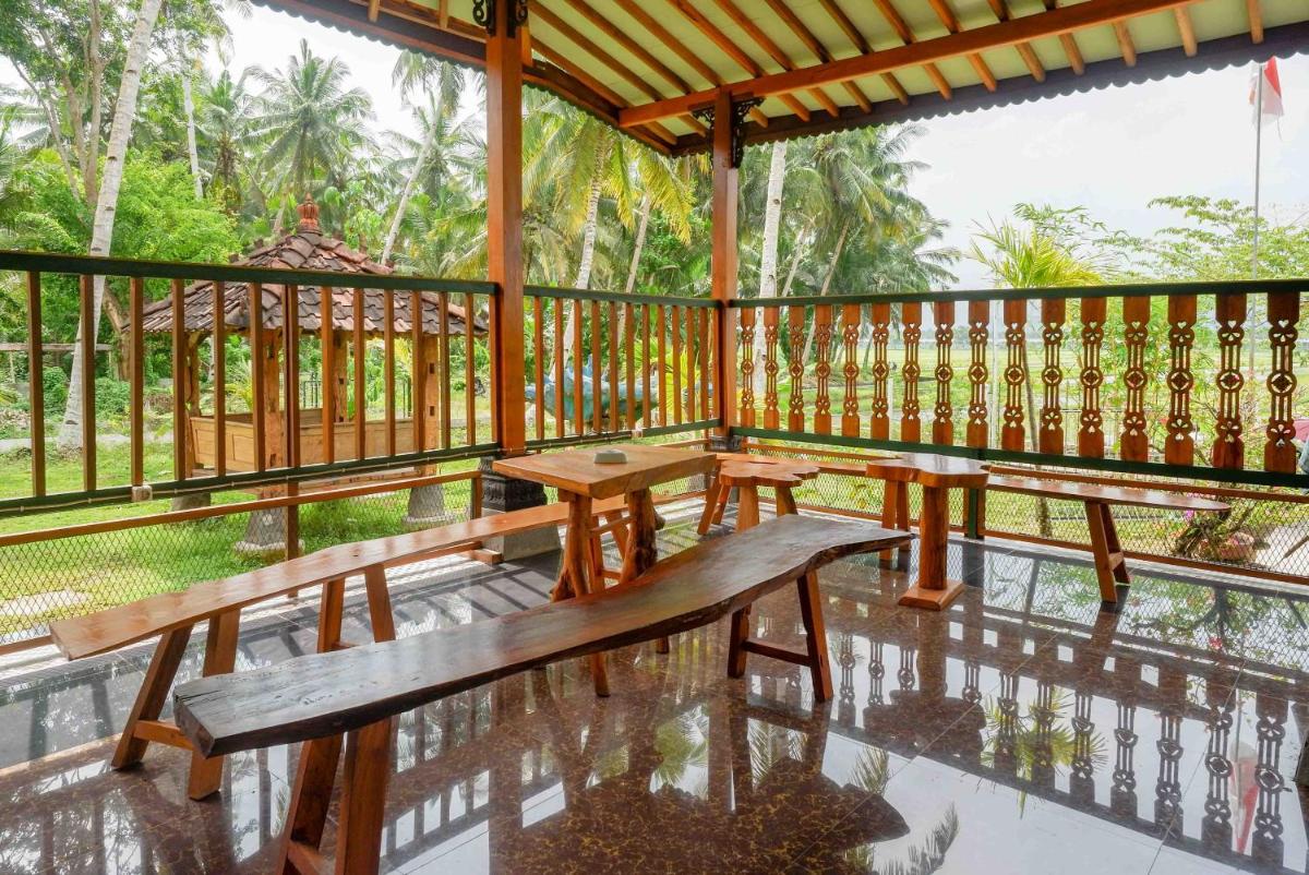 outdoor BBQ area