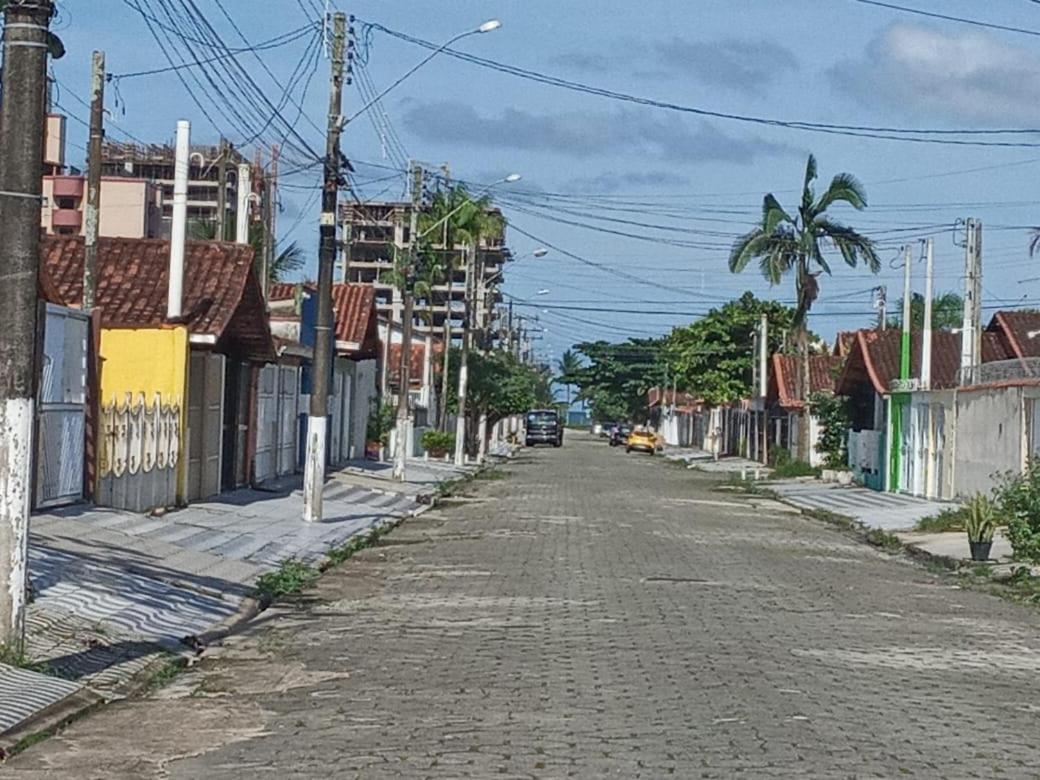 DISPONÍVEL CARNAVAL, NATAL E REVEILLON 2026 - Lindíssima Casa com 3 Suítes Próximo à Praia