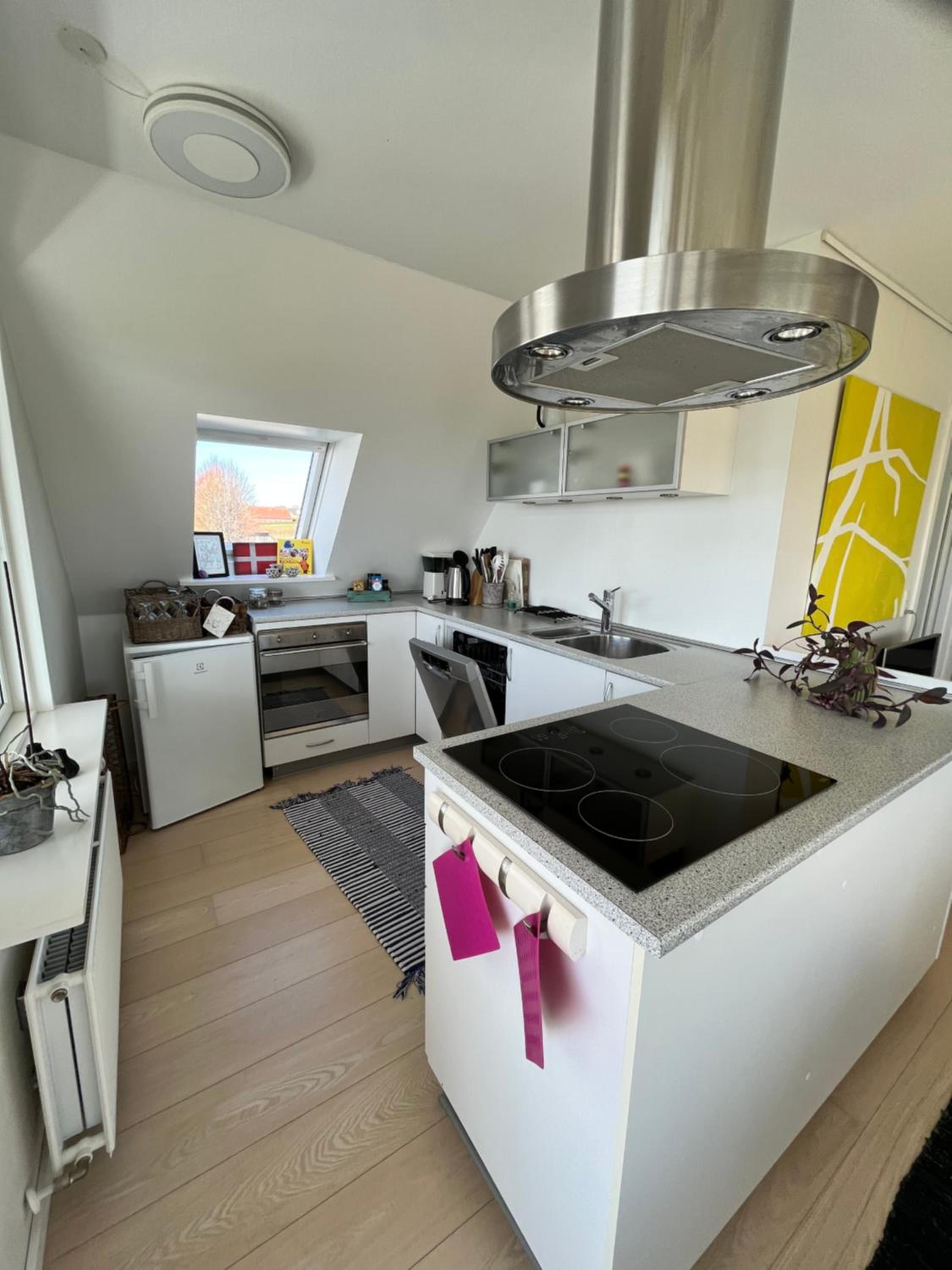 Apartment Ruhetgaard Bed & kitchen