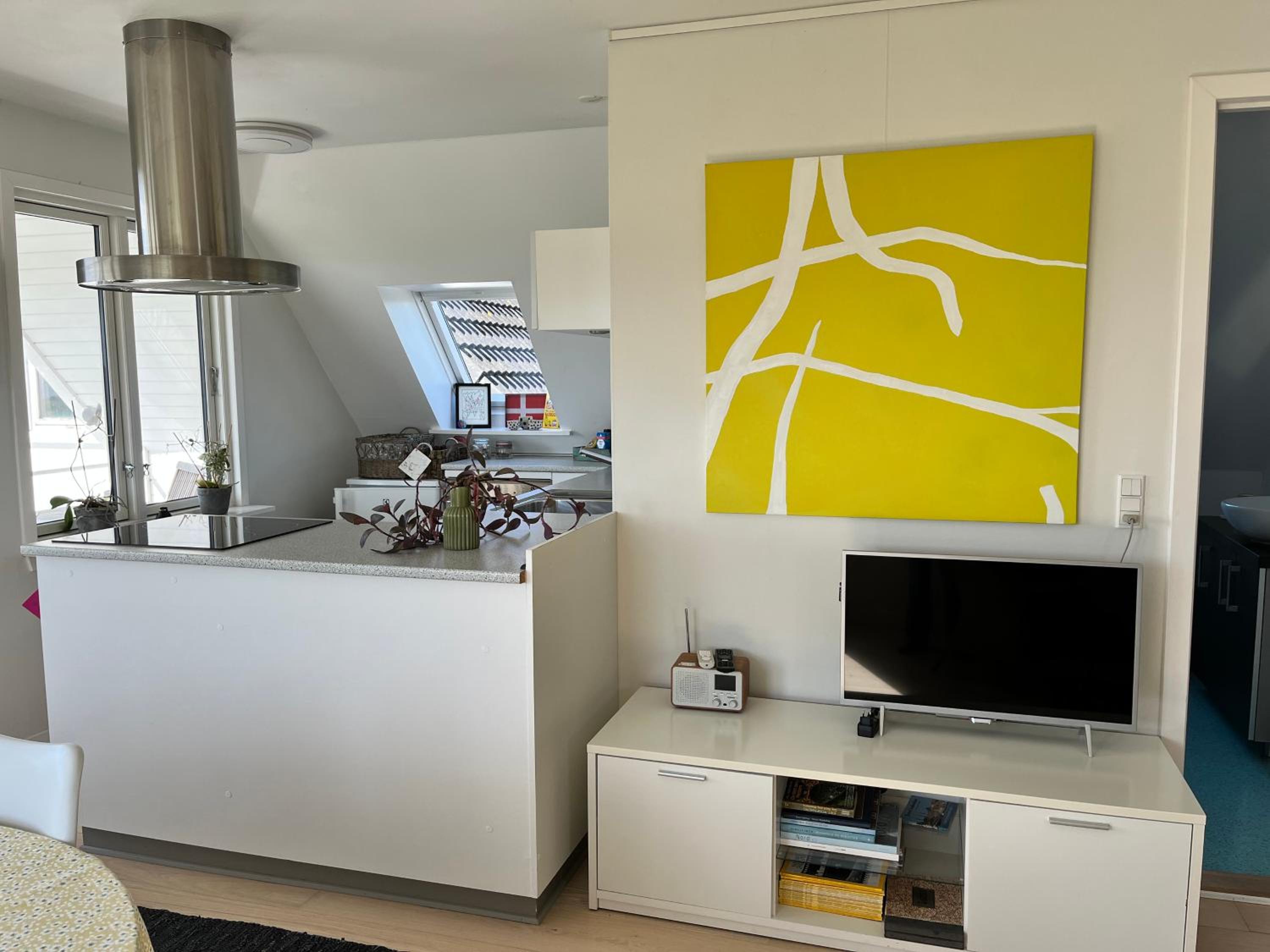 Apartment Ruhetgaard Bed & kitchen