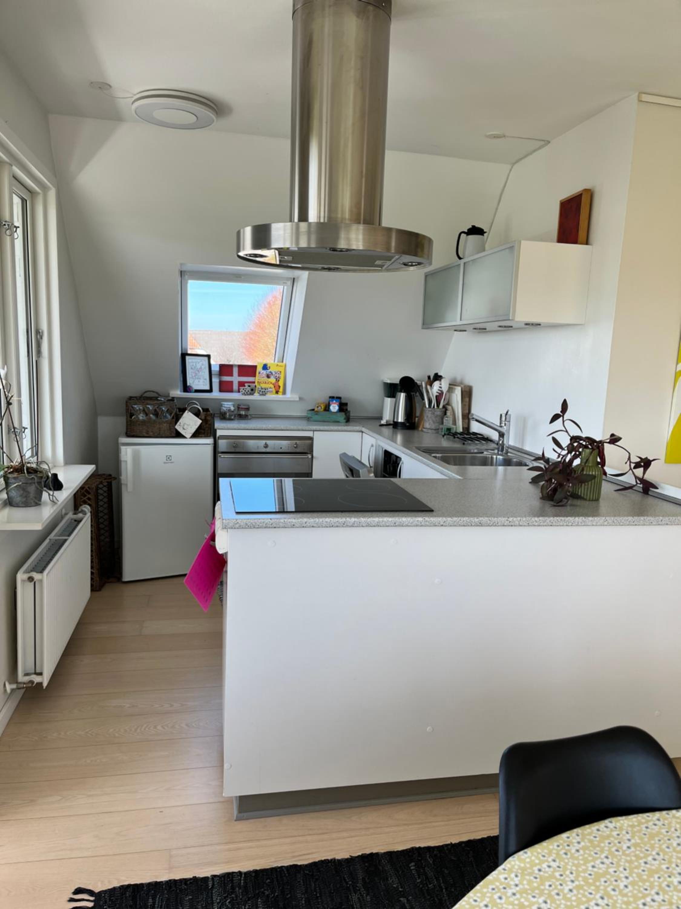 Apartment Ruhetgaard Bed & kitchen