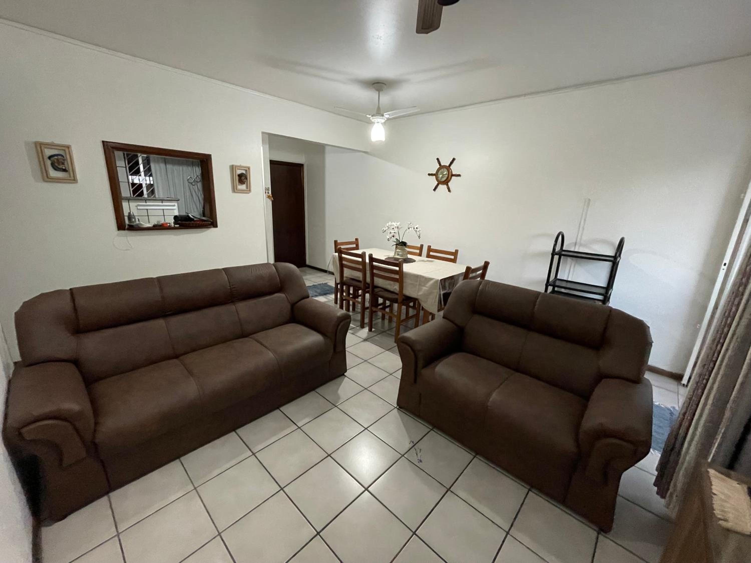 Lindo apartamento super completo em Meia Praia, 100 metros do mar e 10 quadras do centro view 2