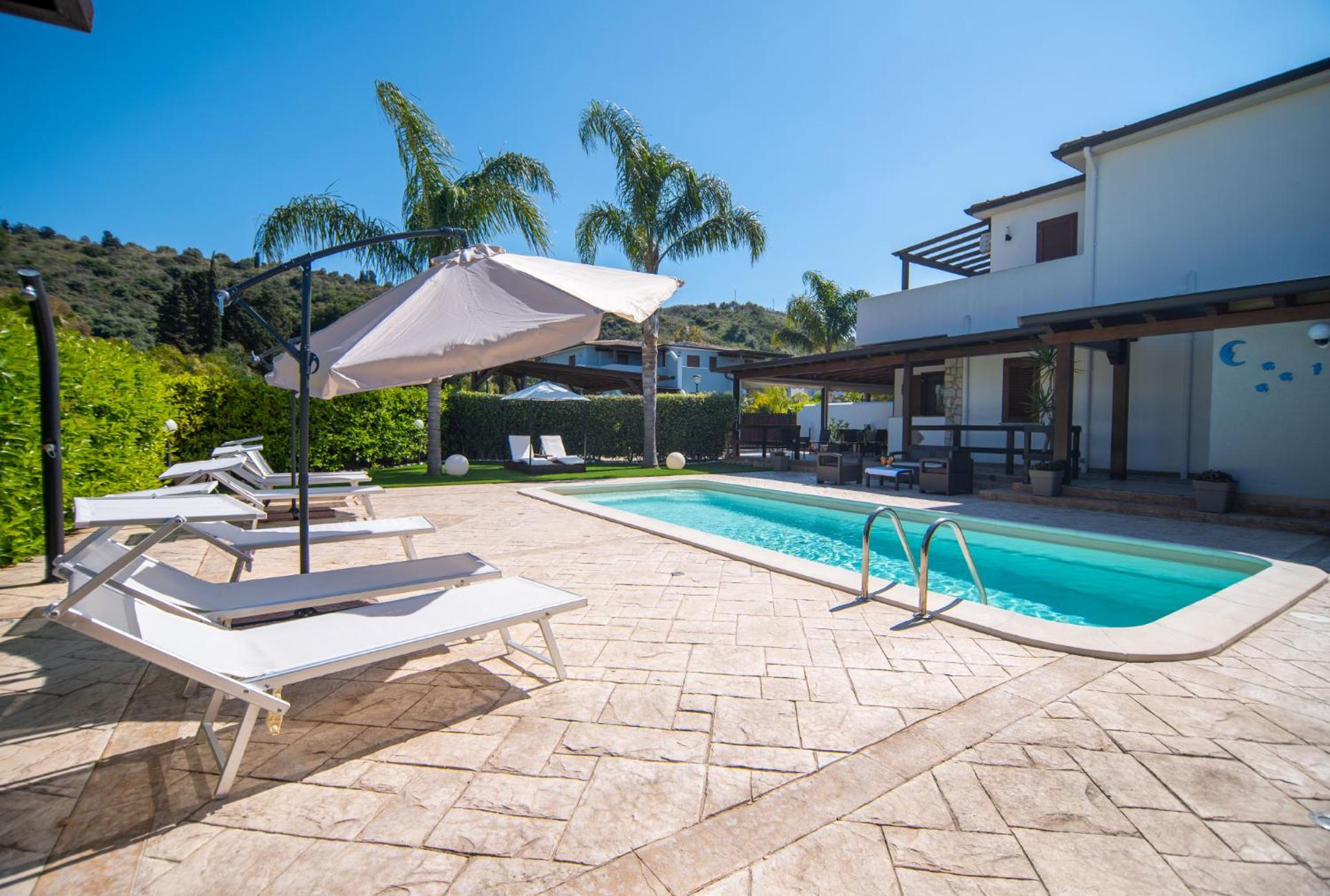 Deluxe Sicily Villa
