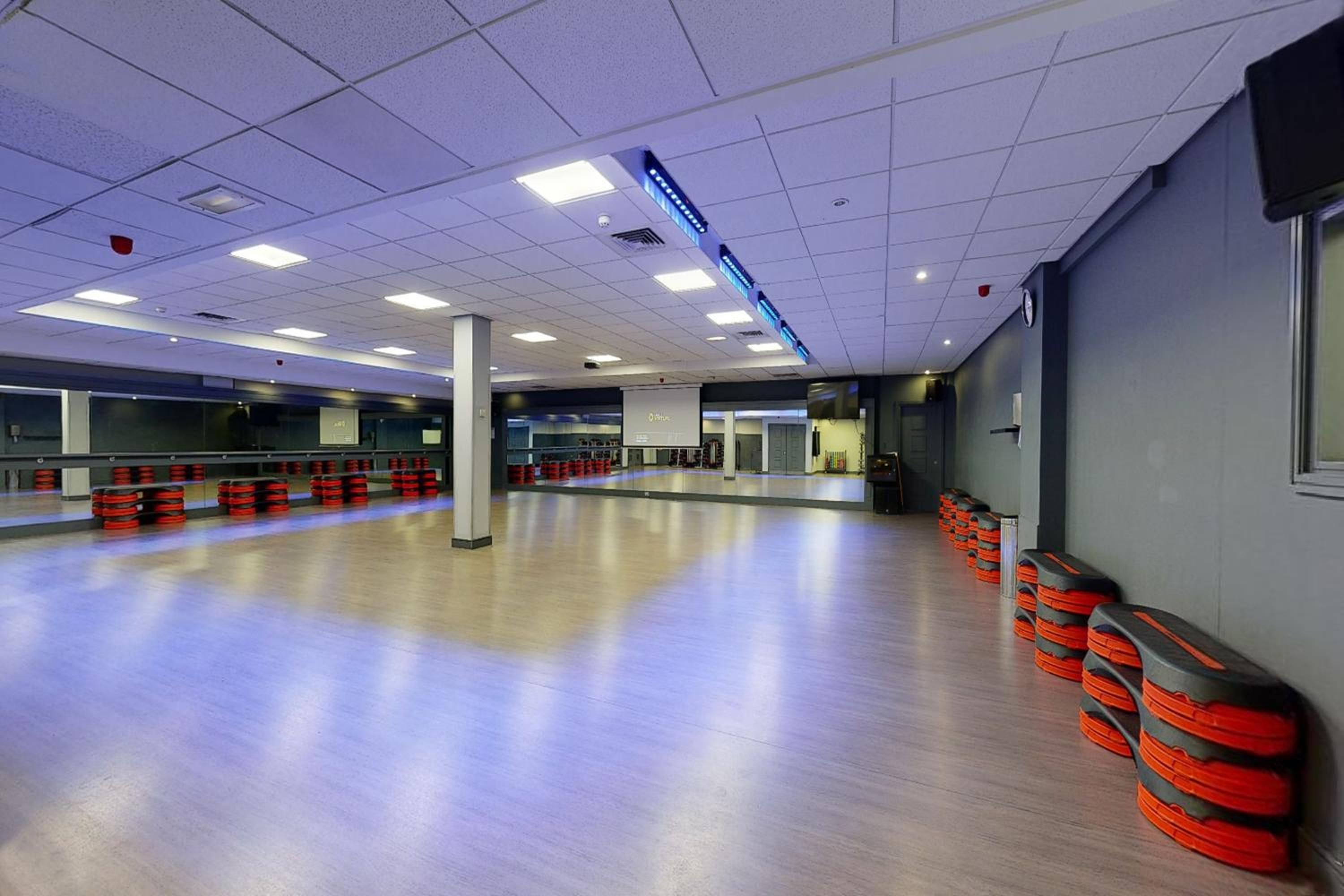 Maidstone Vacations - Village Hotel Maidstone - Property Image 10