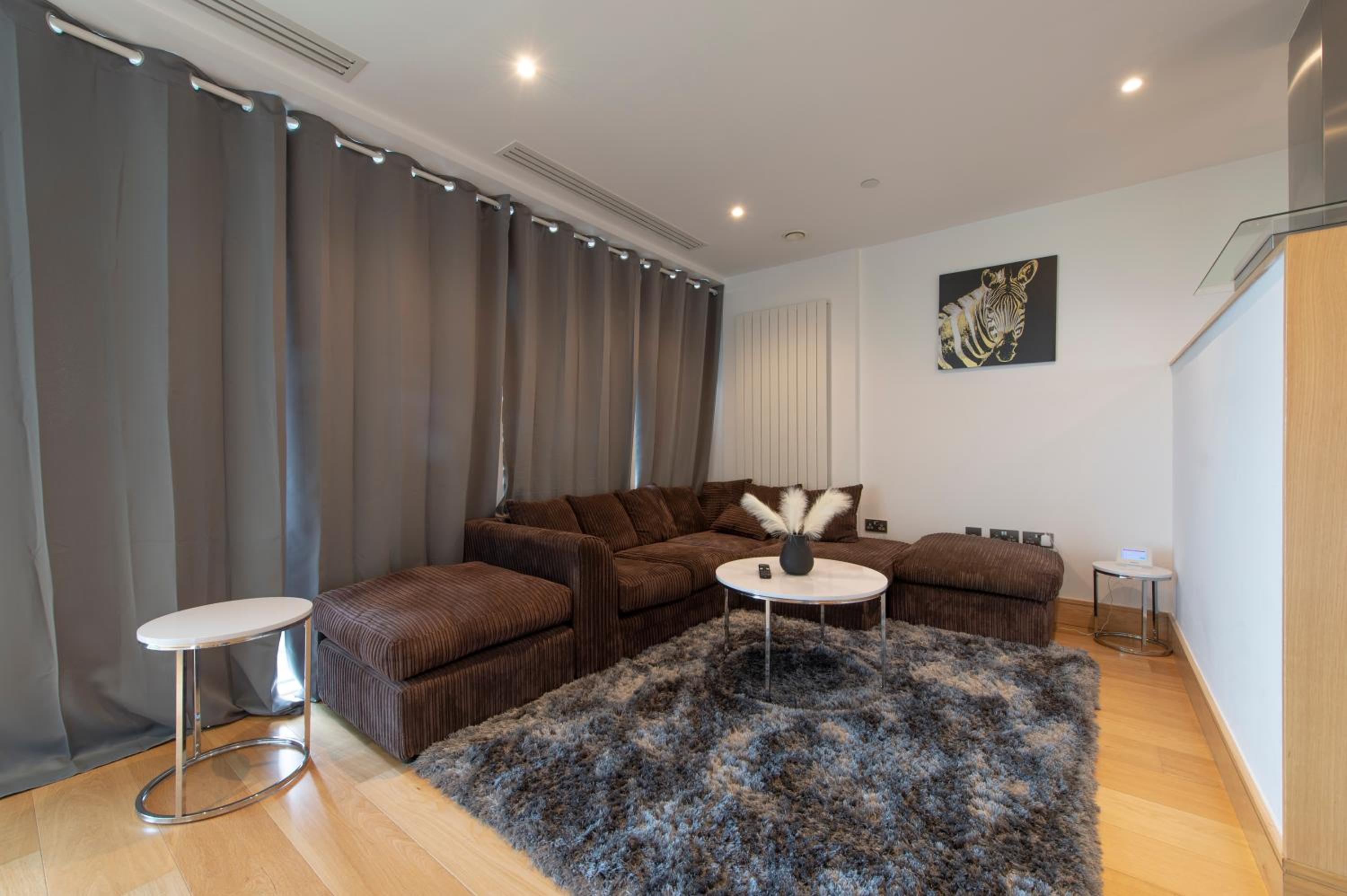 Canary Luxe Apartment