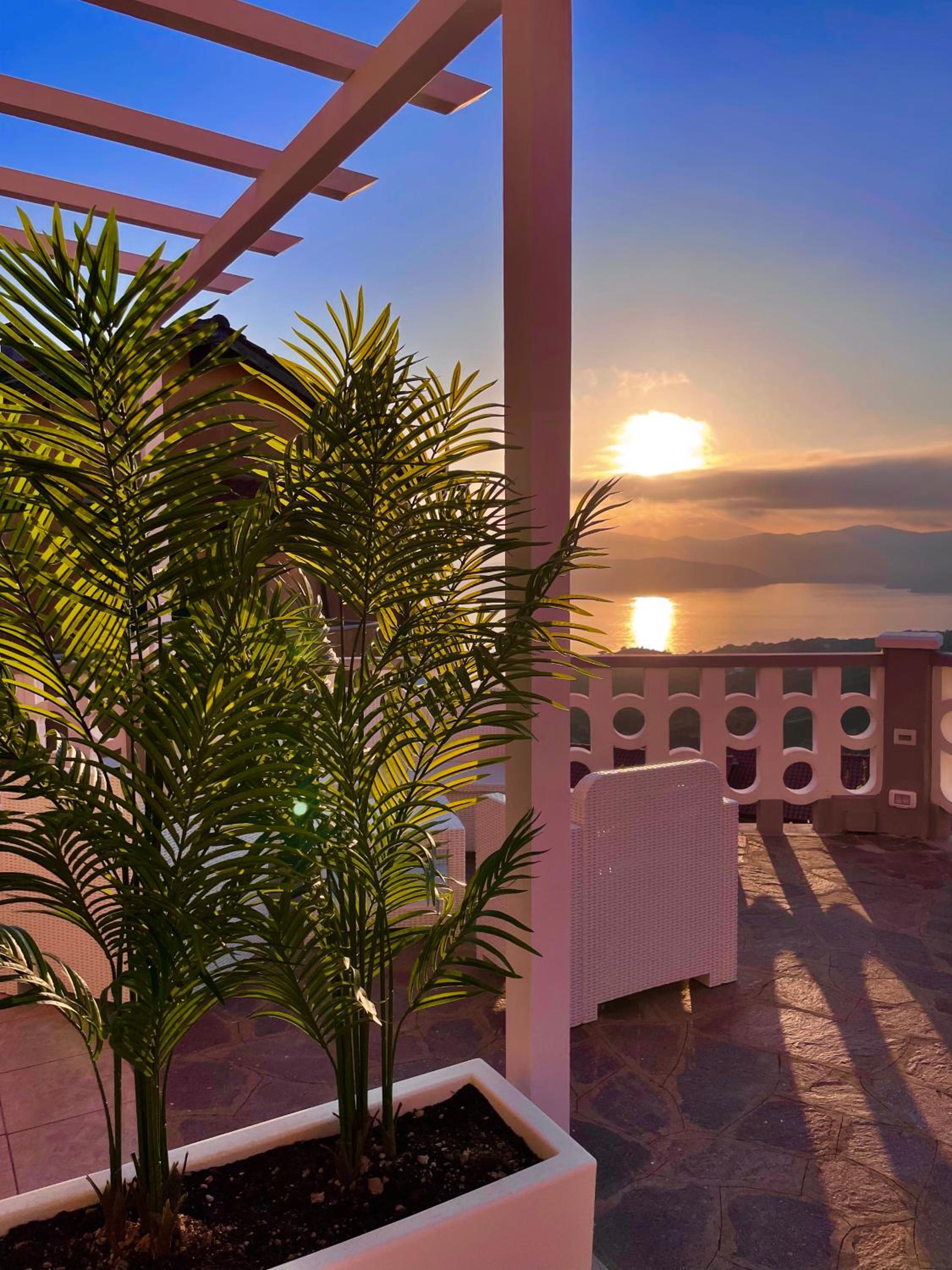 SUNSET SUITE photo 5