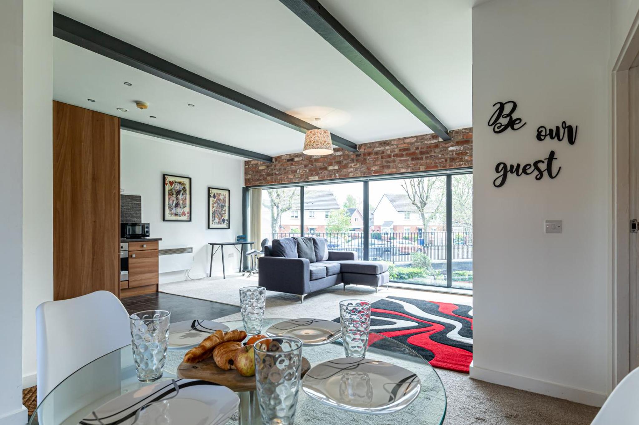 Warrington Vacations - Clock Towers, 2 Bed, Stockton Heath, Warrington, Parking - Property Image 10