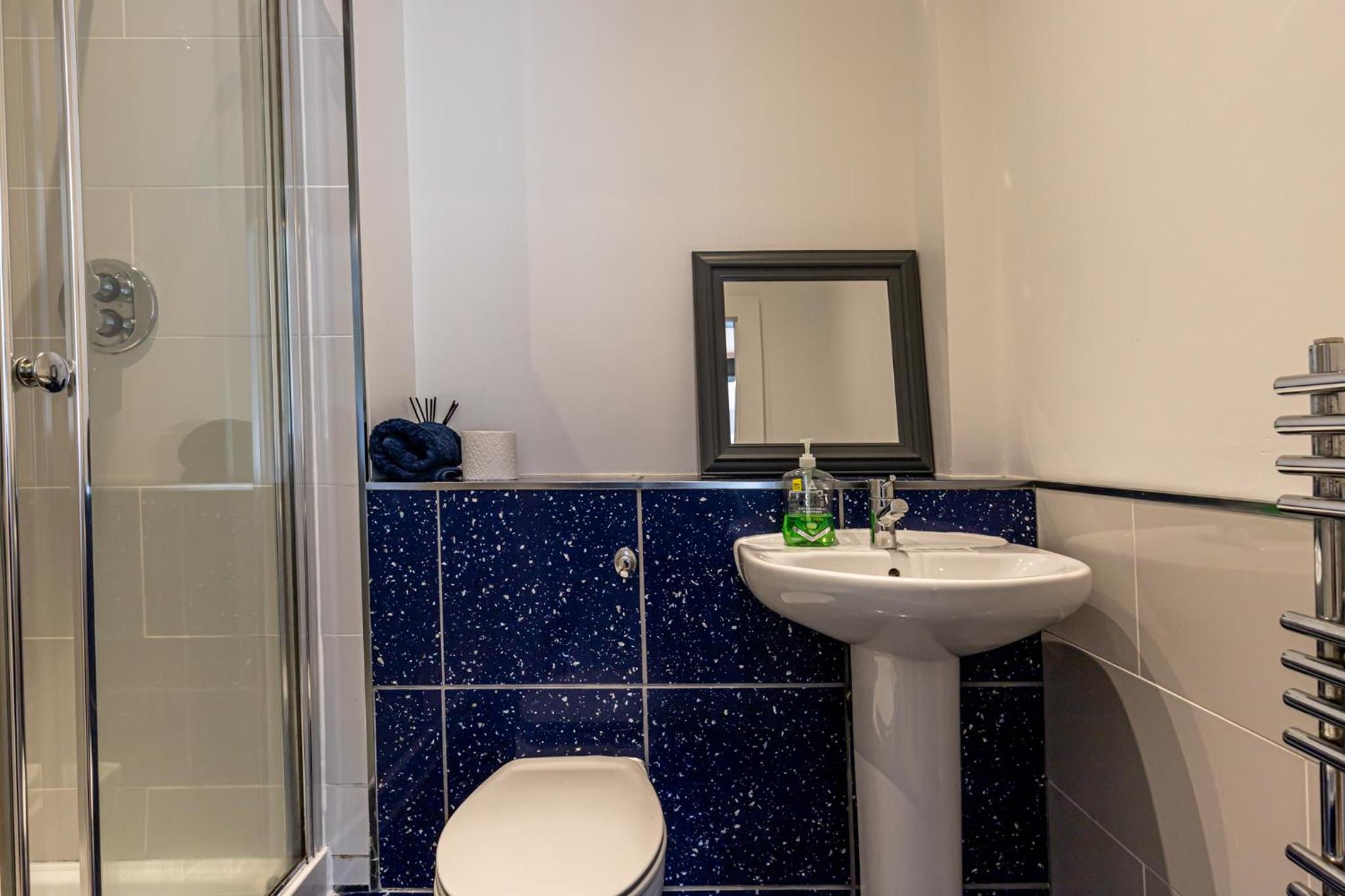 Warrington Vacations - Clock Towers, 2 Bed, Stockton Heath, Warrington, Parking - Property Image 27