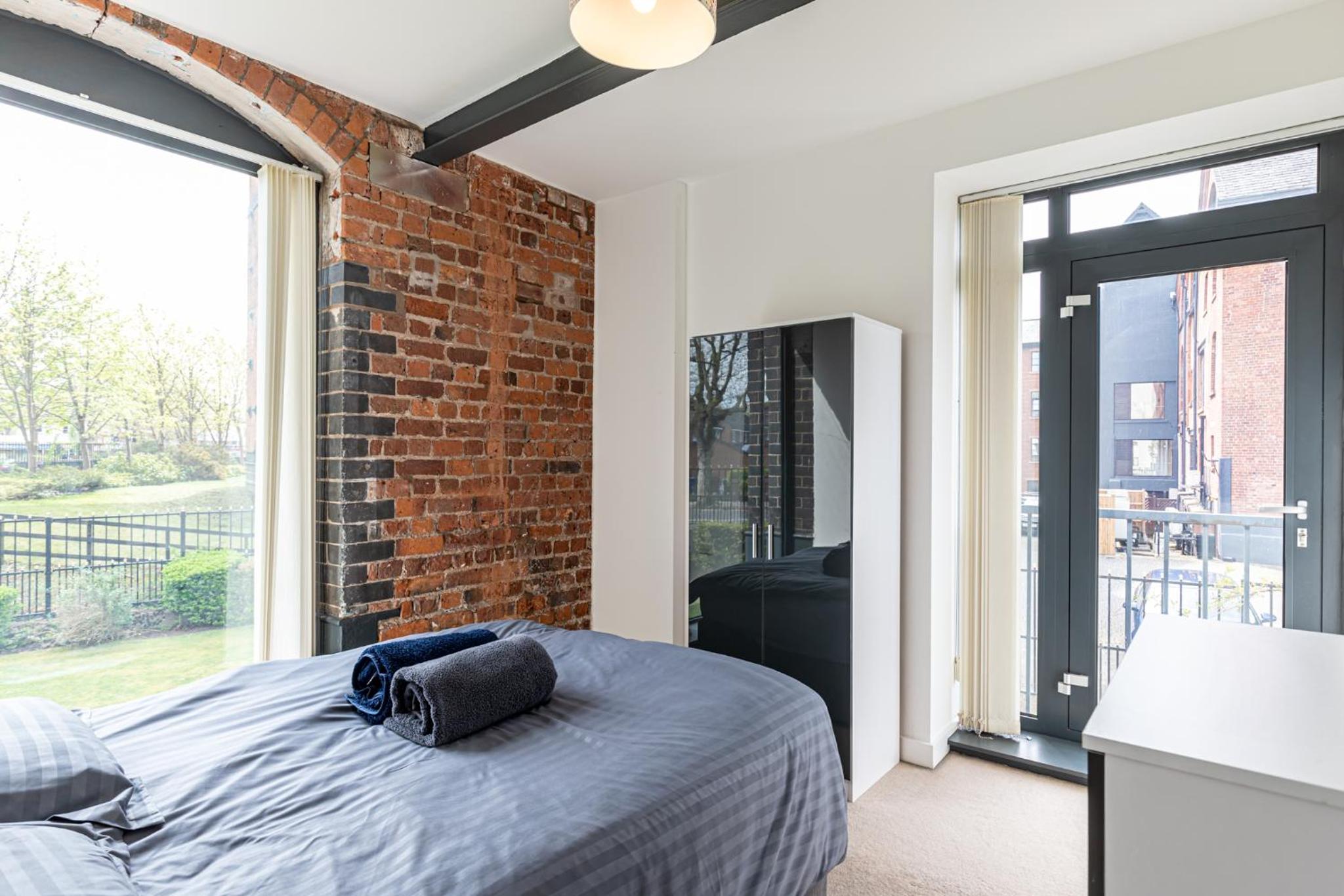 Warrington Vacations - Clock Towers, 2 Bed, Stockton Heath, Warrington, Parking - Property Image 19