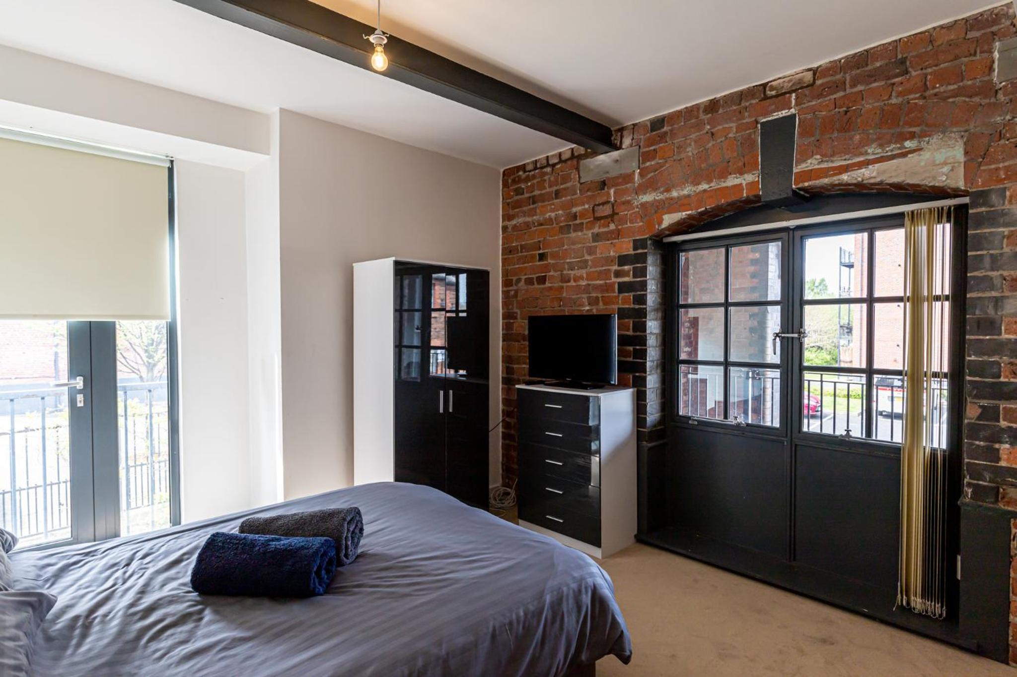 Warrington Vacations - Clock Towers, 2 Bed, Stockton Heath, Warrington, Parking - Property Image 33