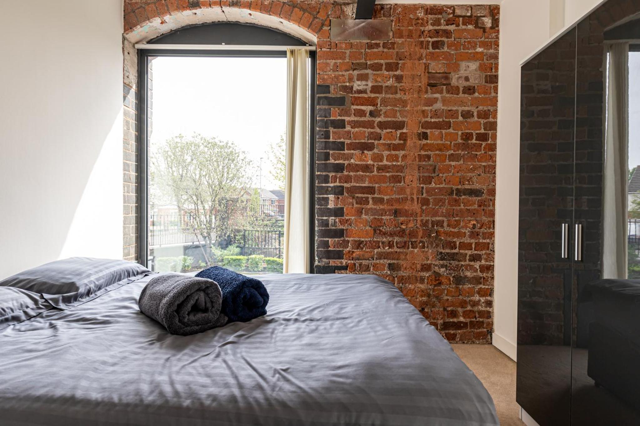 Warrington Vacations - Clock Towers, 2 Bed, Stockton Heath, Warrington, Parking - Property Image 34
