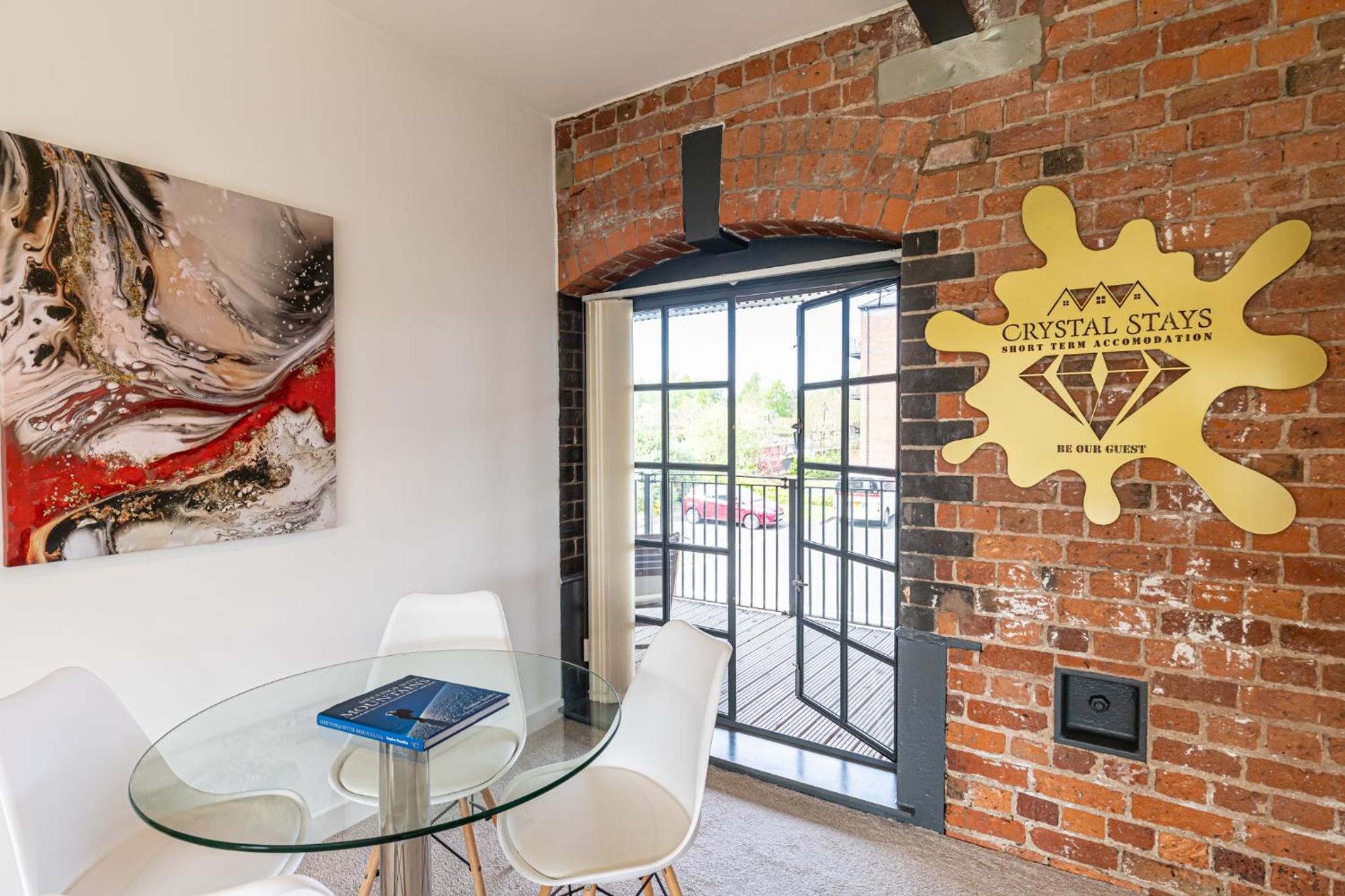Warrington Vacations - Clock Towers, 2 Bed, Stockton Heath, Warrington, Parking - Property Image 7