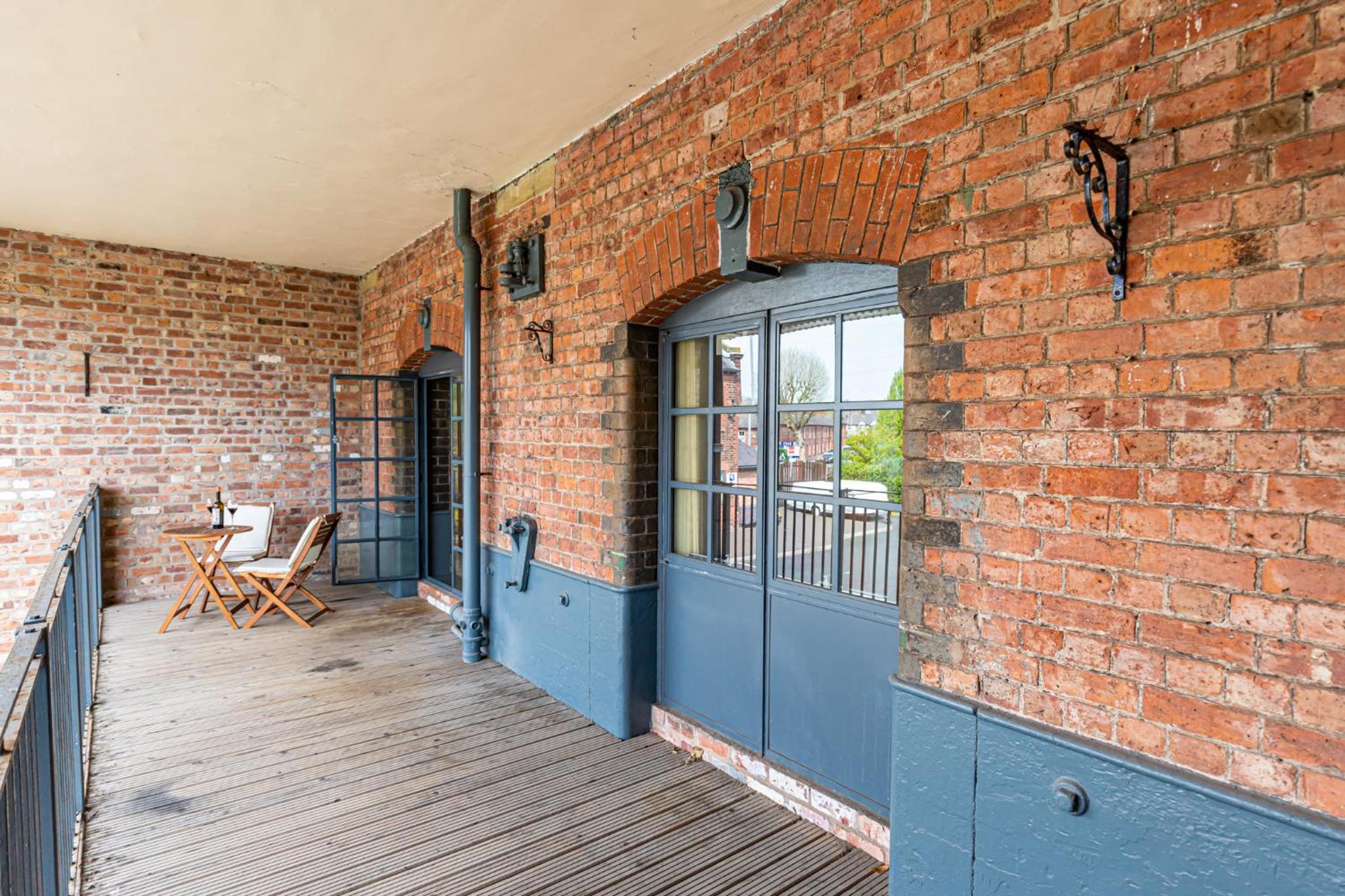 Warrington Vacations - Clock Towers, 2 Bed, Stockton Heath, Warrington, Parking - Property Image 14