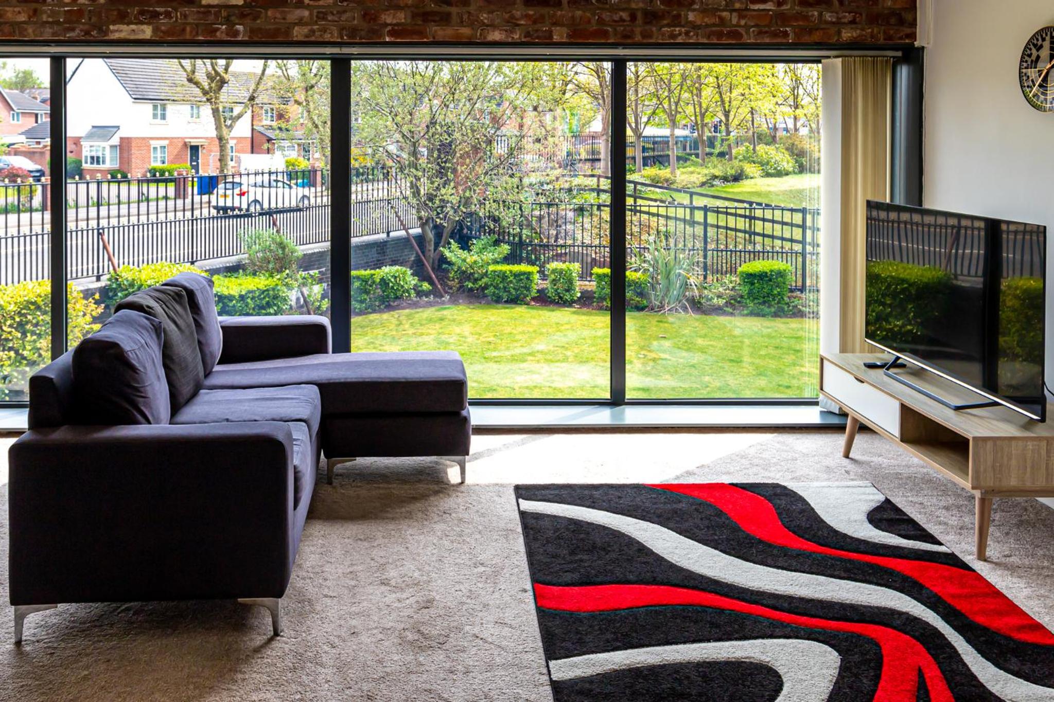 Warrington Vacations - Clock Towers, 2 Bed, Stockton Heath, Warrington, Parking - Property Image 16