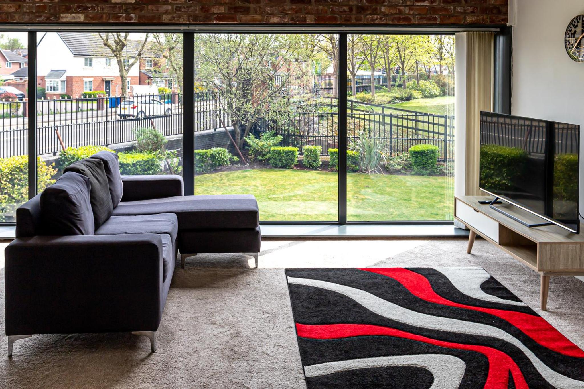 Warrington Vacations - Clock Towers, 2 Bed, Stockton Heath, Warrington, Parking - Property Image 17