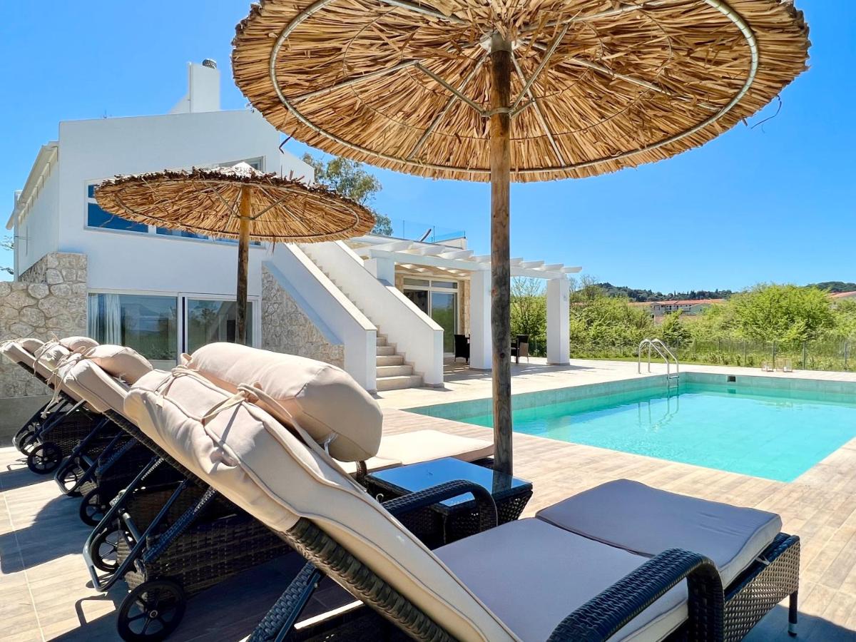 Luxury Beach Villa DaNune with private pool photo 3