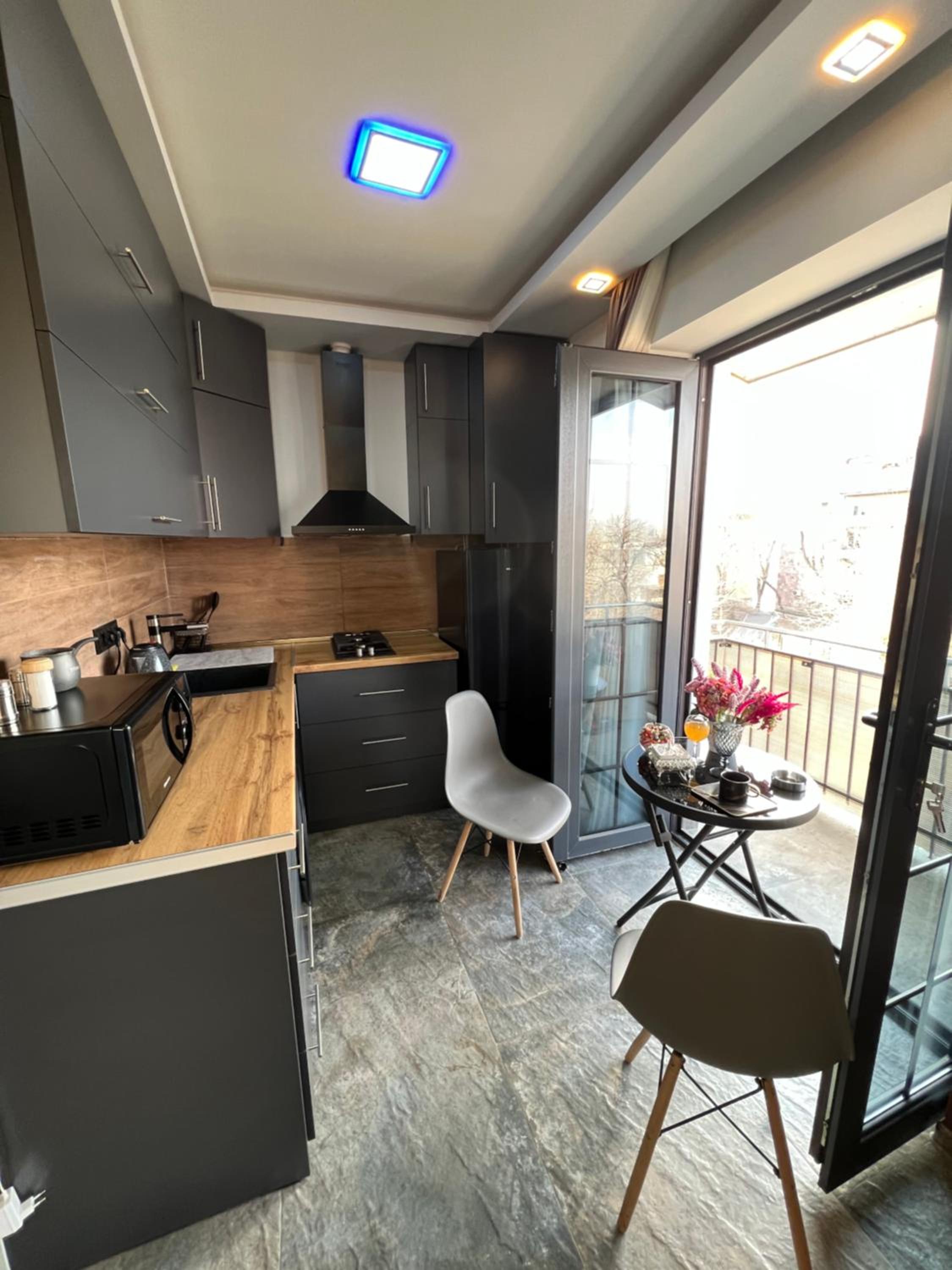 Designed Apartment with French Balcony SELF CHECK IN