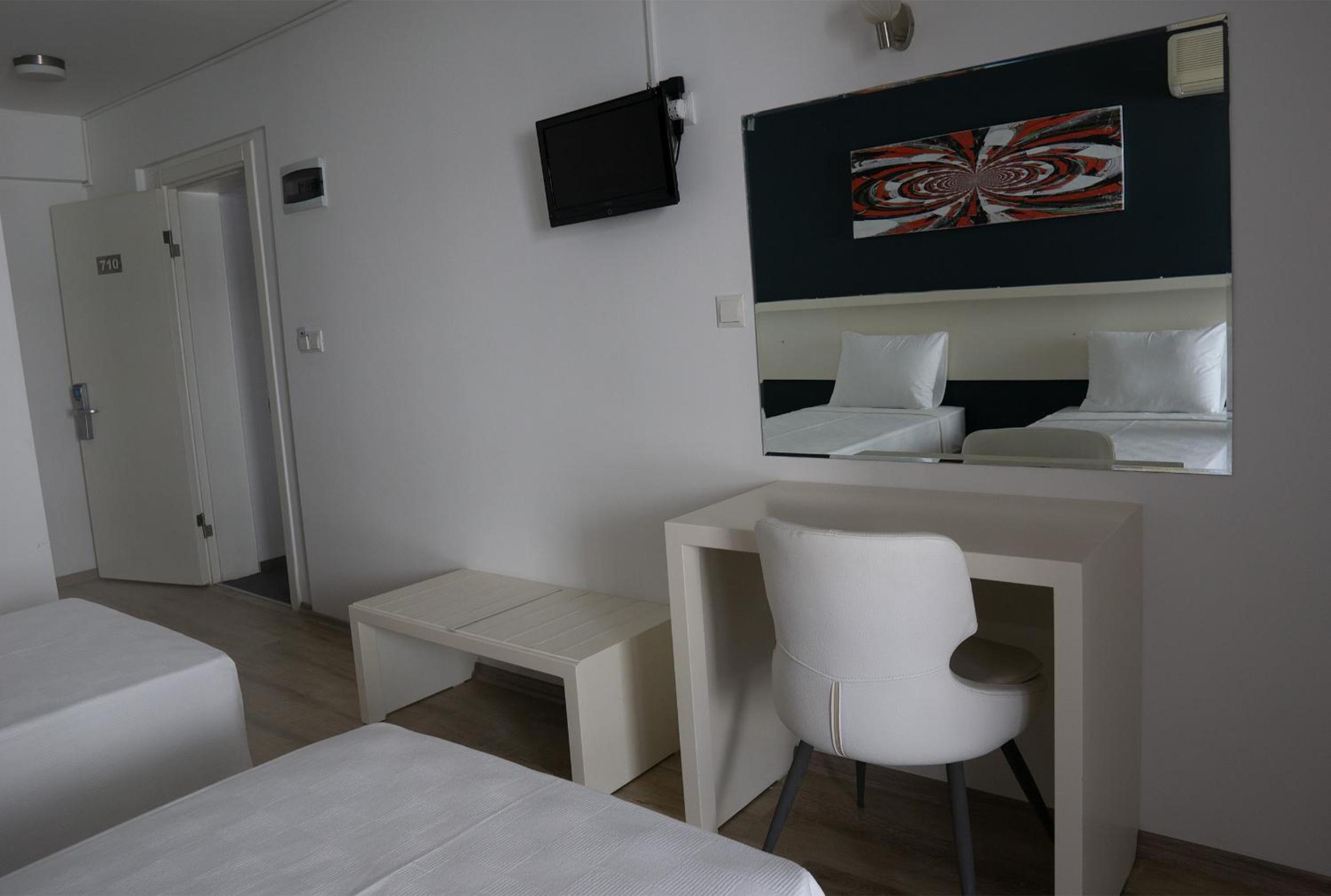 Z OTEL - Image 31