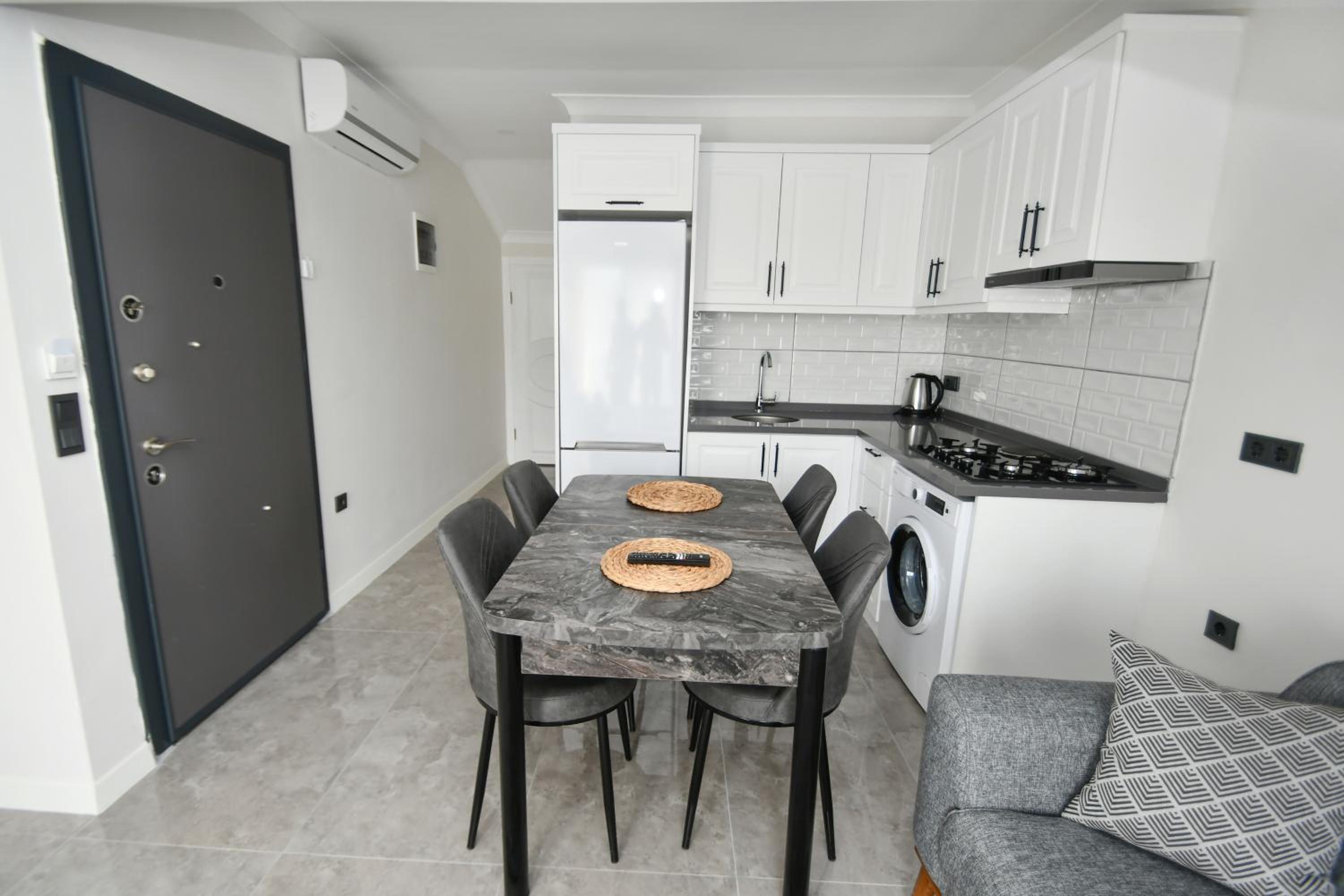 Duygu Apart etkileyici deniz manzaraları - Image 61