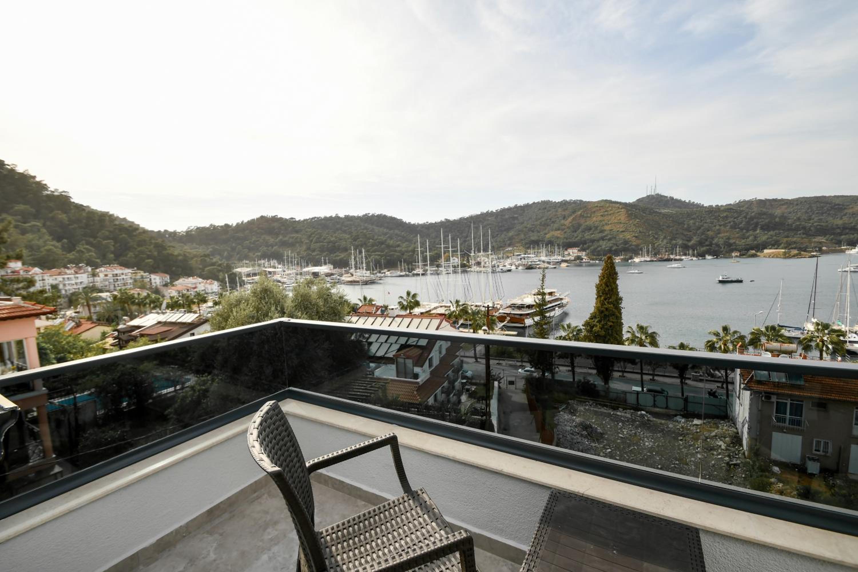 Duygu Apart etkileyici deniz manzaraları - Image 48