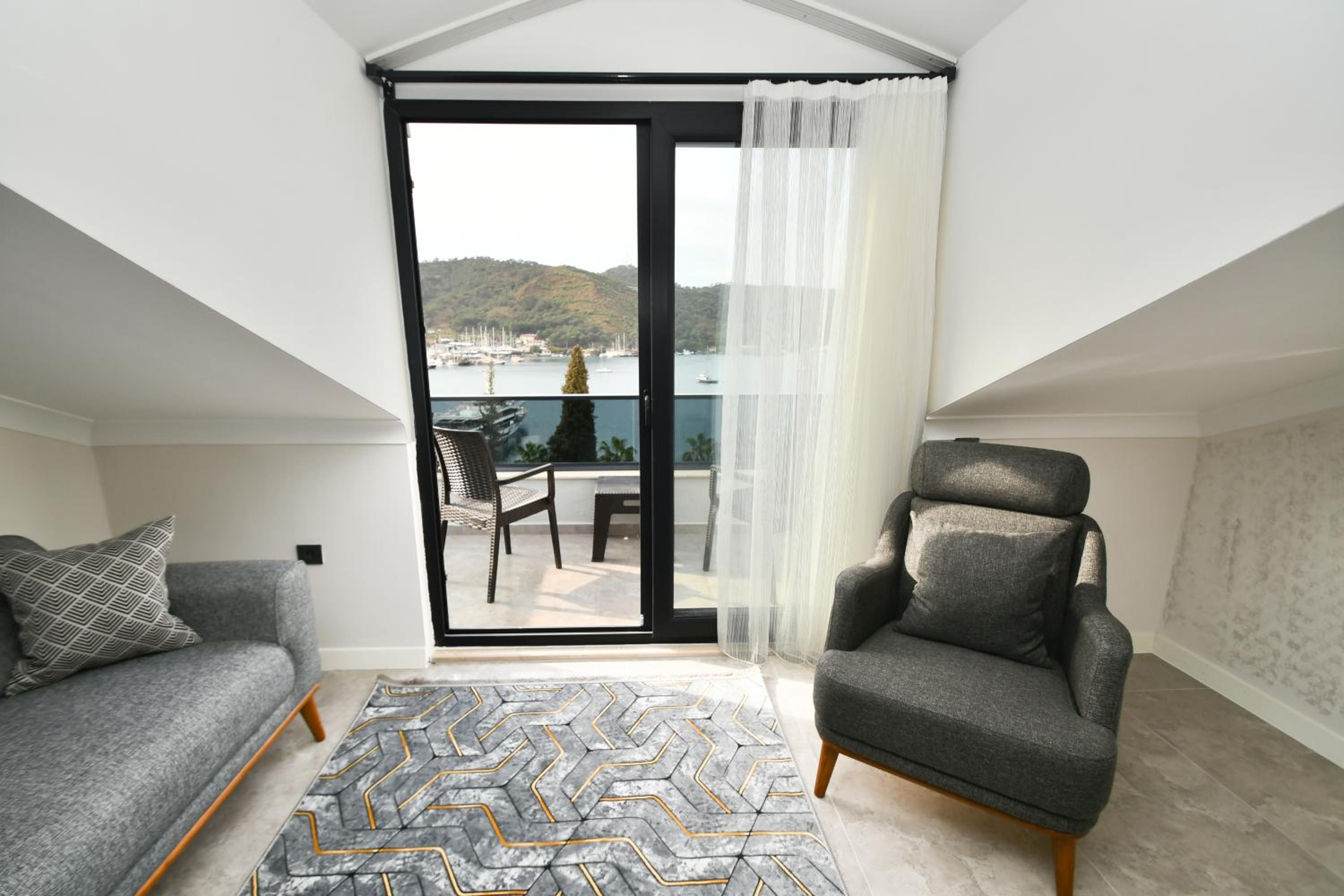 Duygu Apart etkileyici deniz manzaraları - Image 12